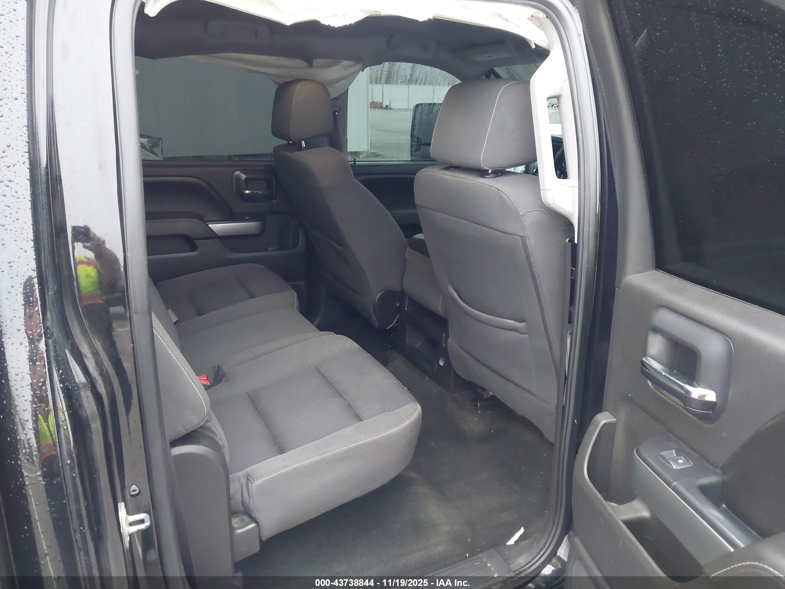 CHEVROLET SILVERADO image 8