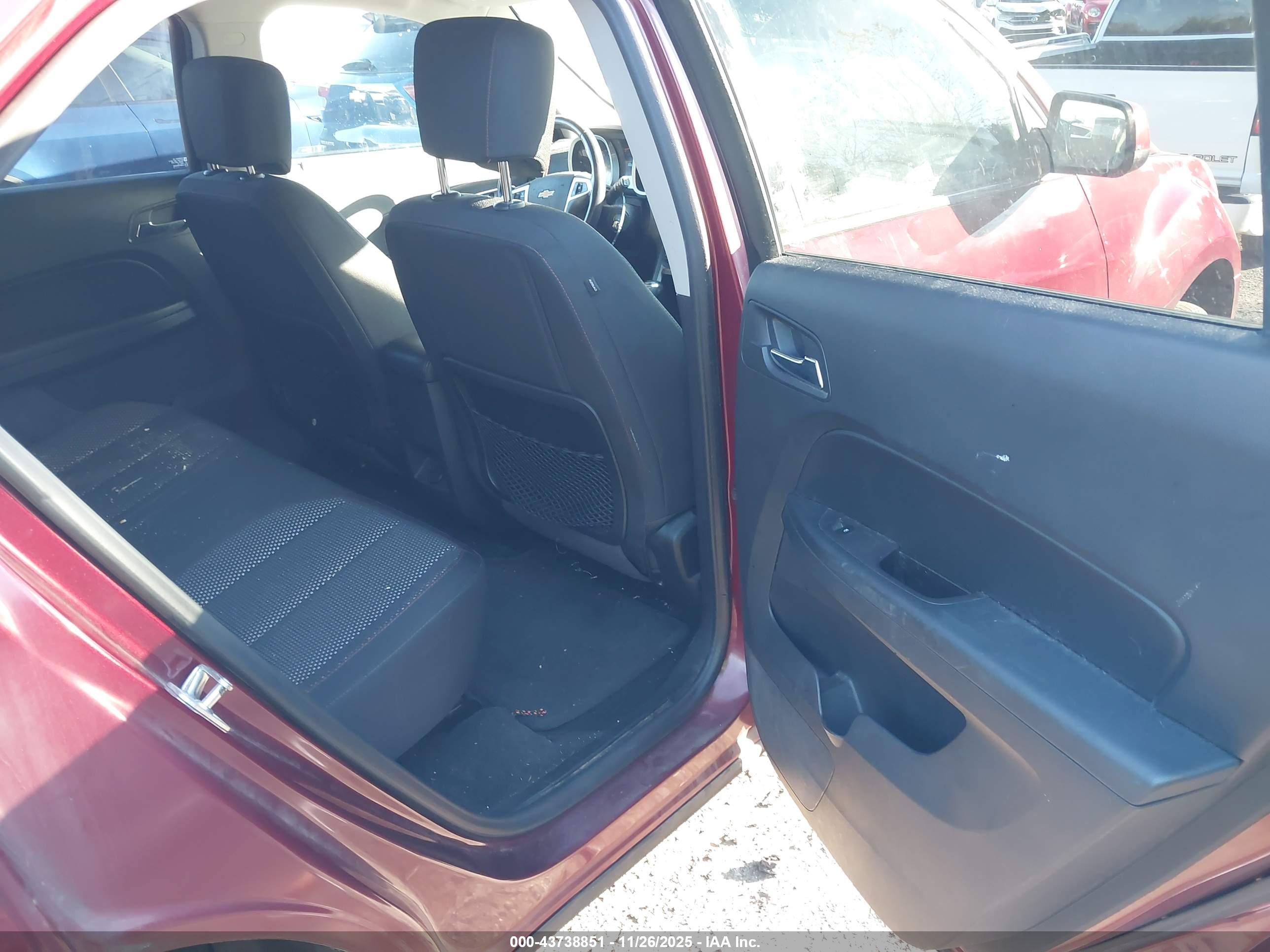 CHEVROLET EQUINOX image 8