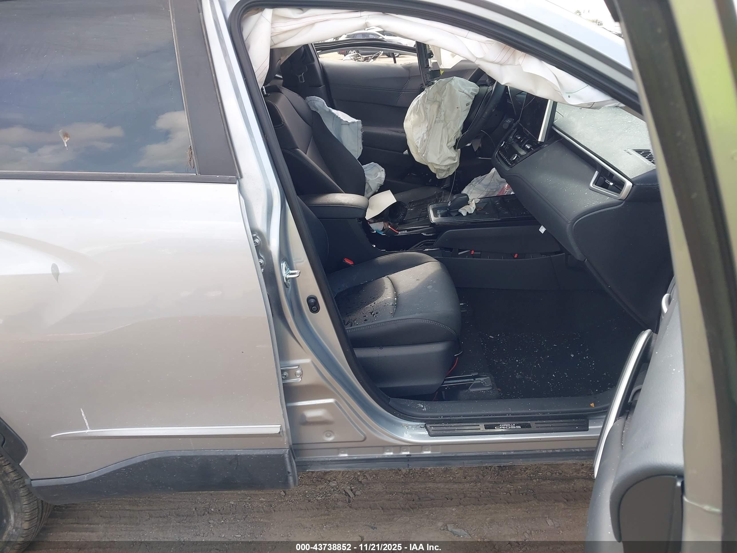 TOYOTA COROLLA image 5