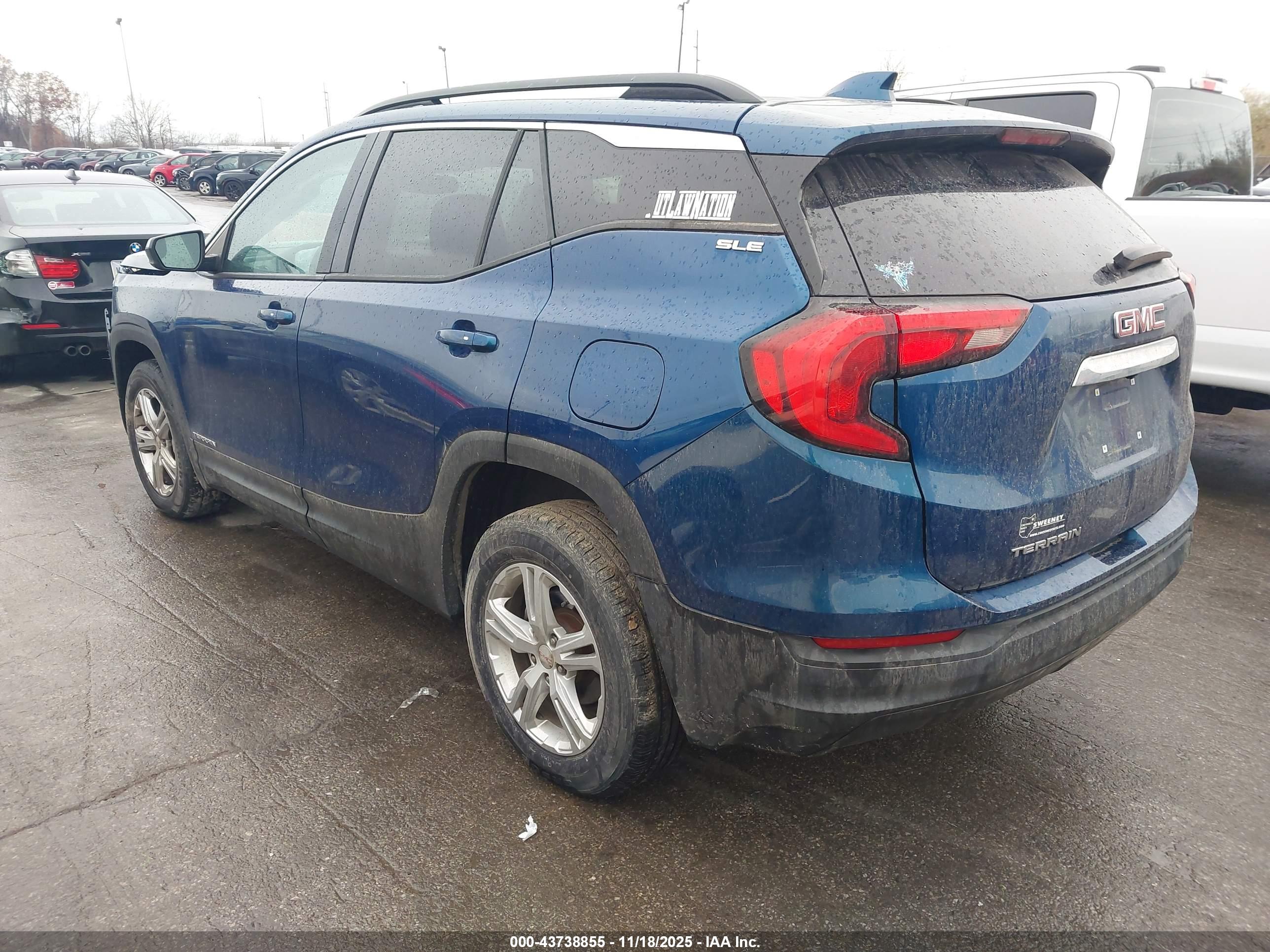 GMC TERRAIN image 3