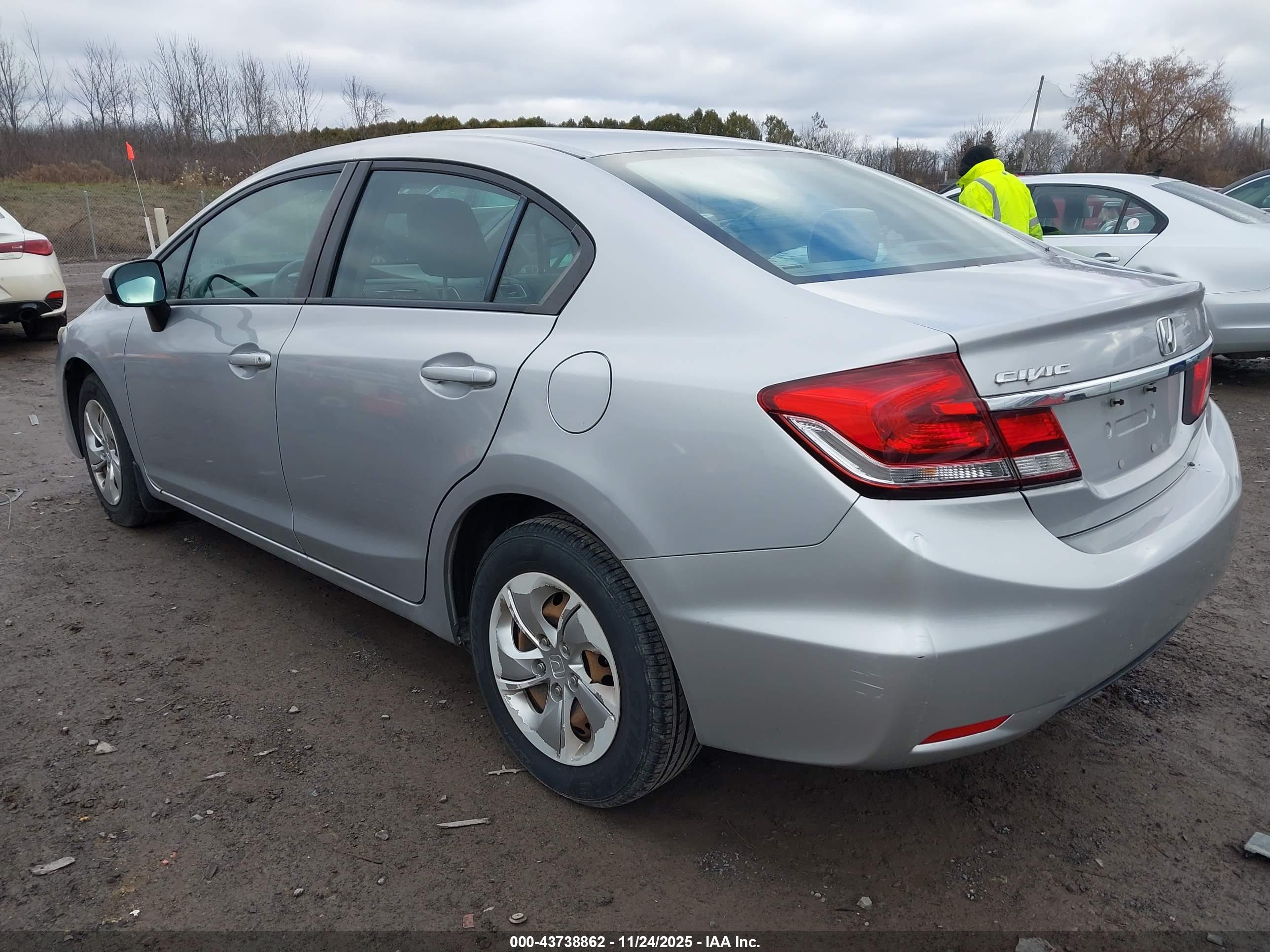 HONDA CIVIC image 3