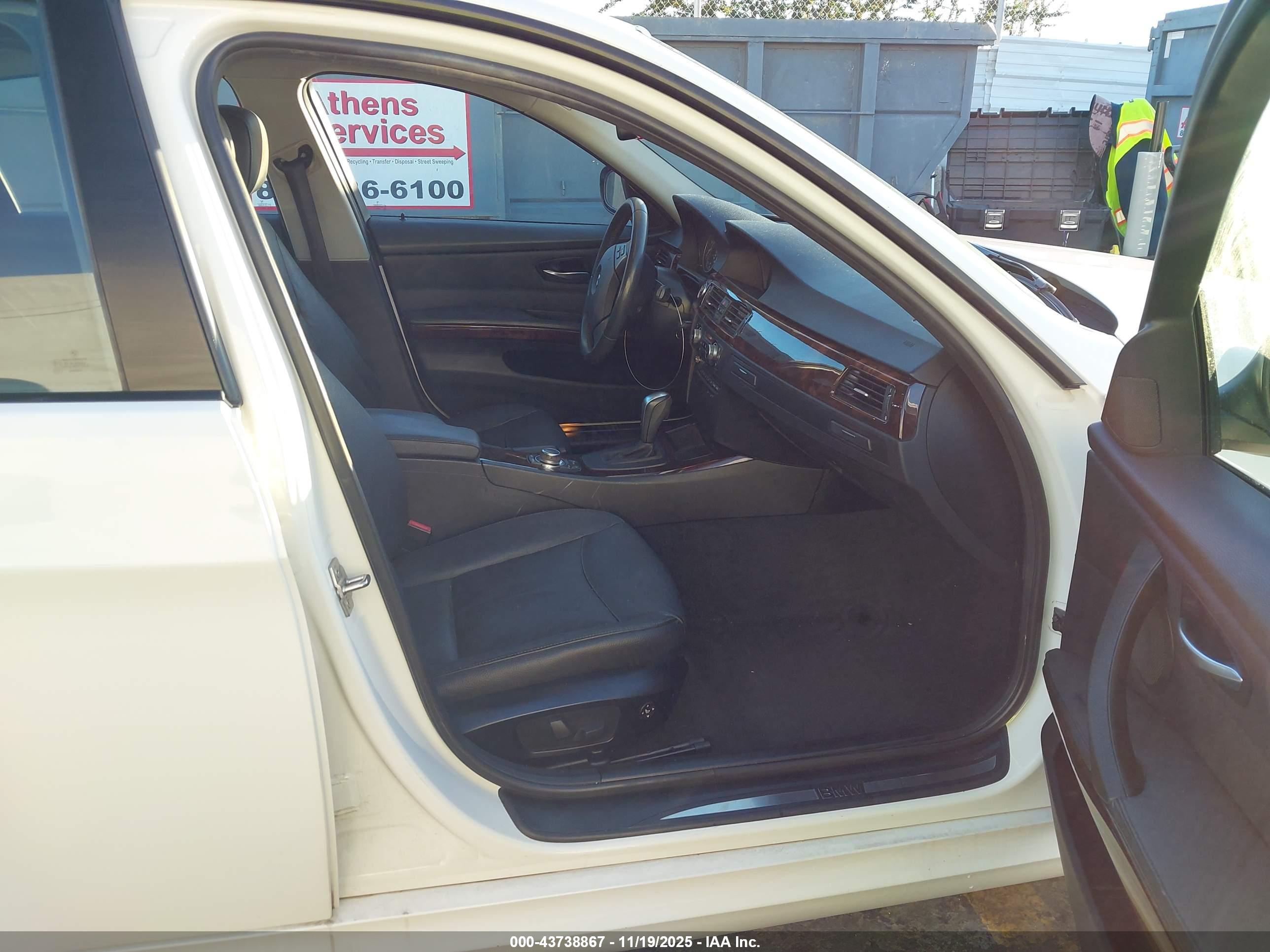 BMW 328I image 5