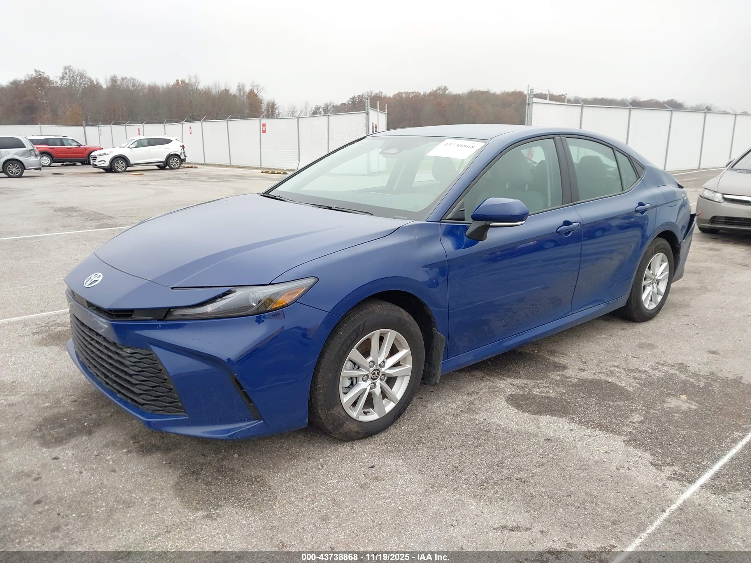 TOYOTA CAMRY image 2