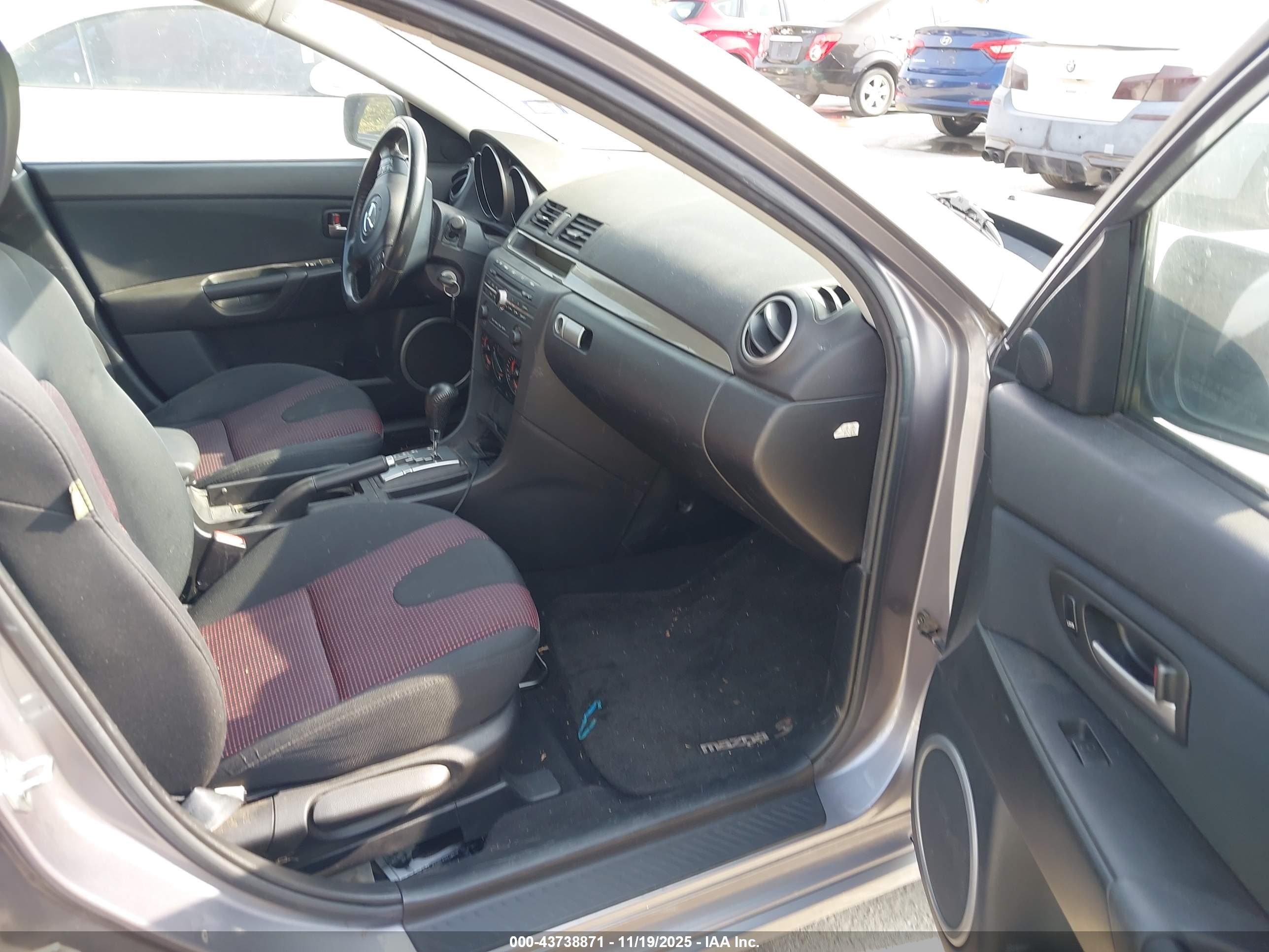 MAZDA MAZDA3 image 5
