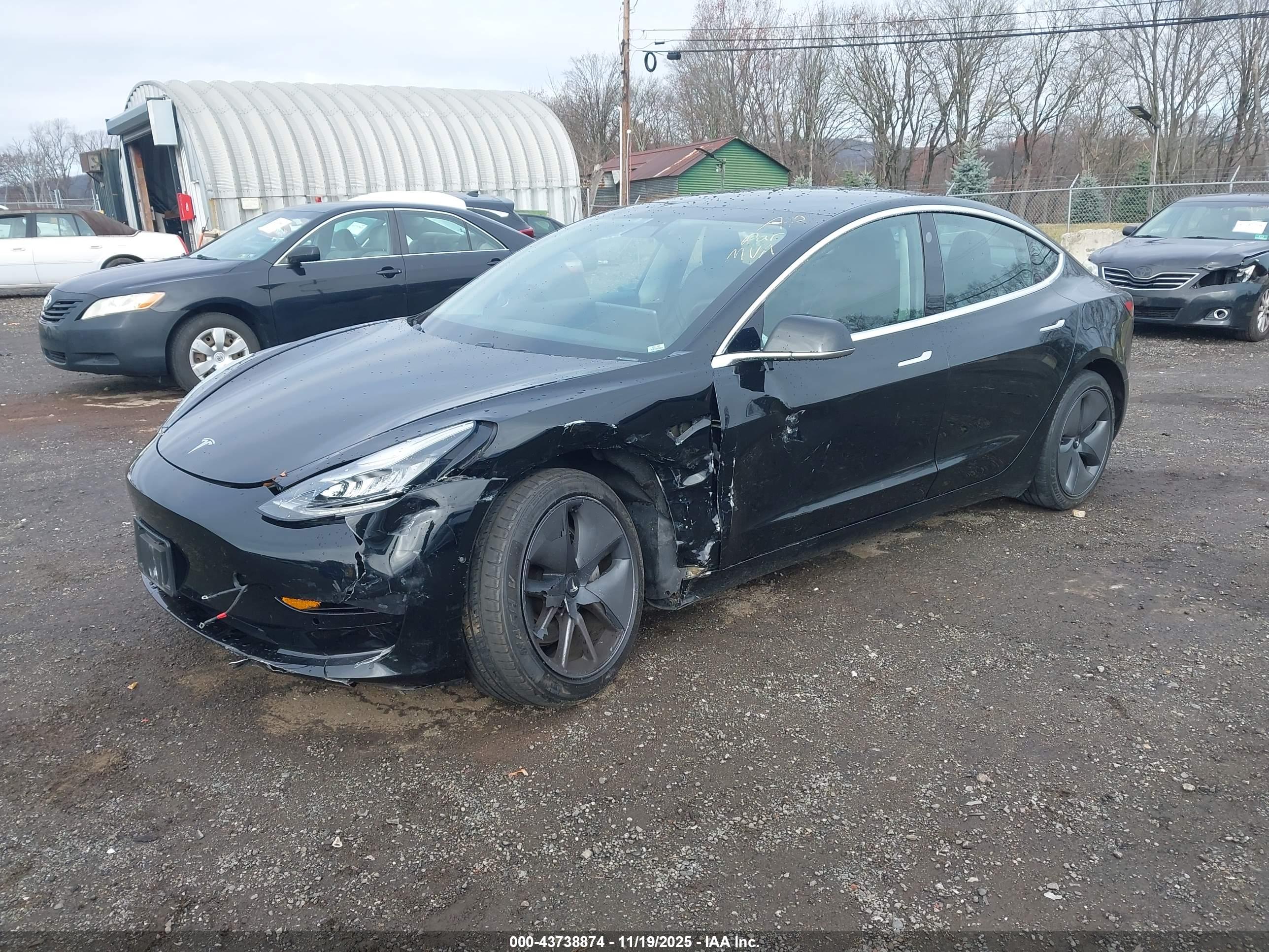 TESLA MODEL image 2