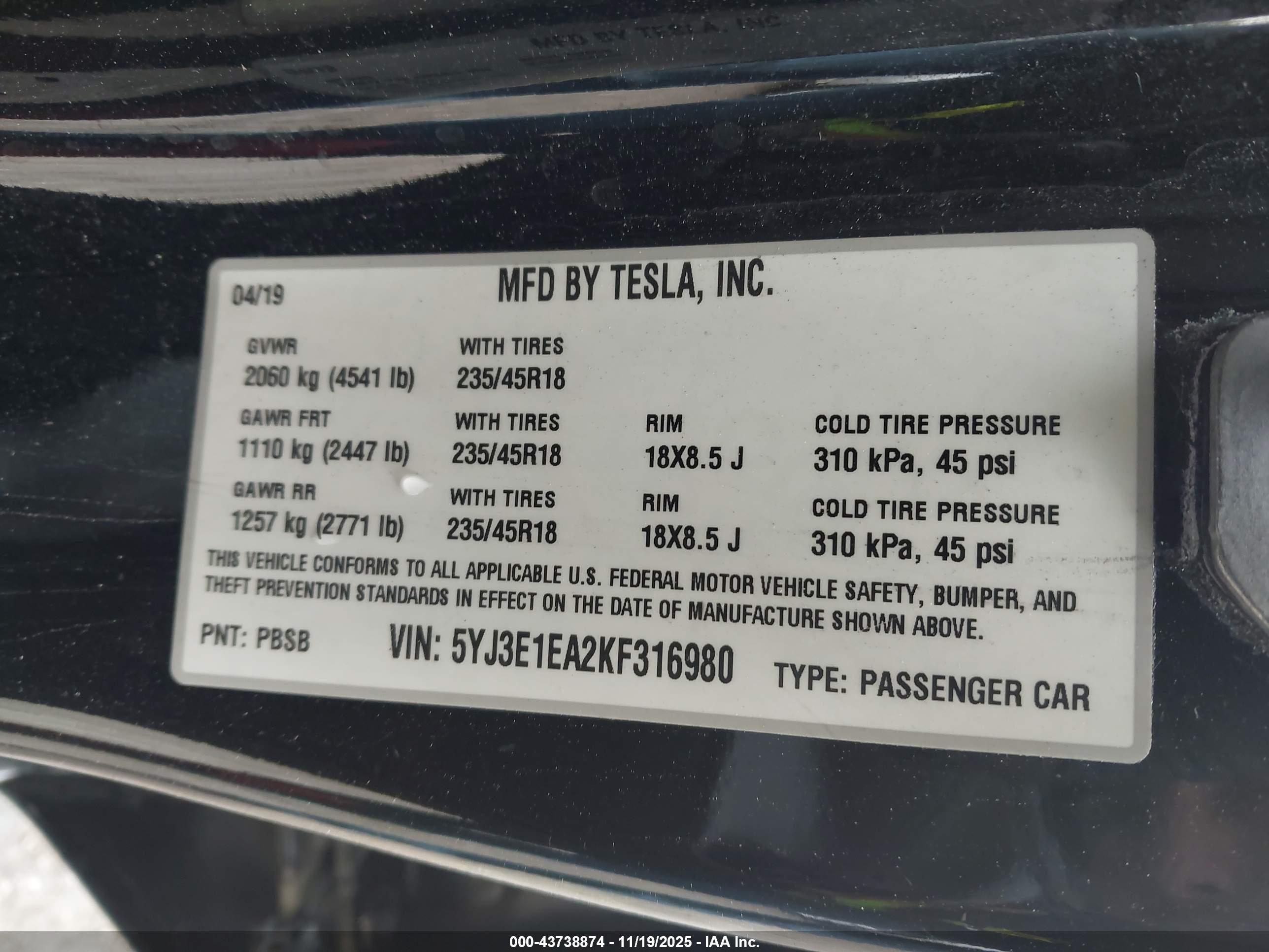 TESLA MODEL image 9