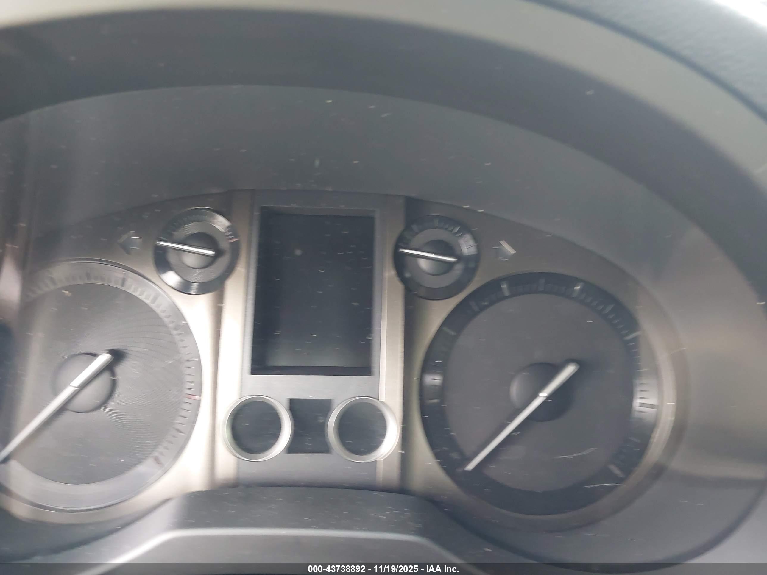 LEXUS GX image 7