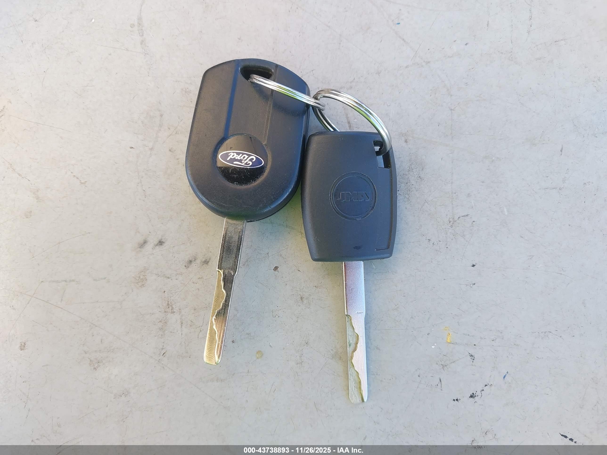 FORD ESCAPE image 11