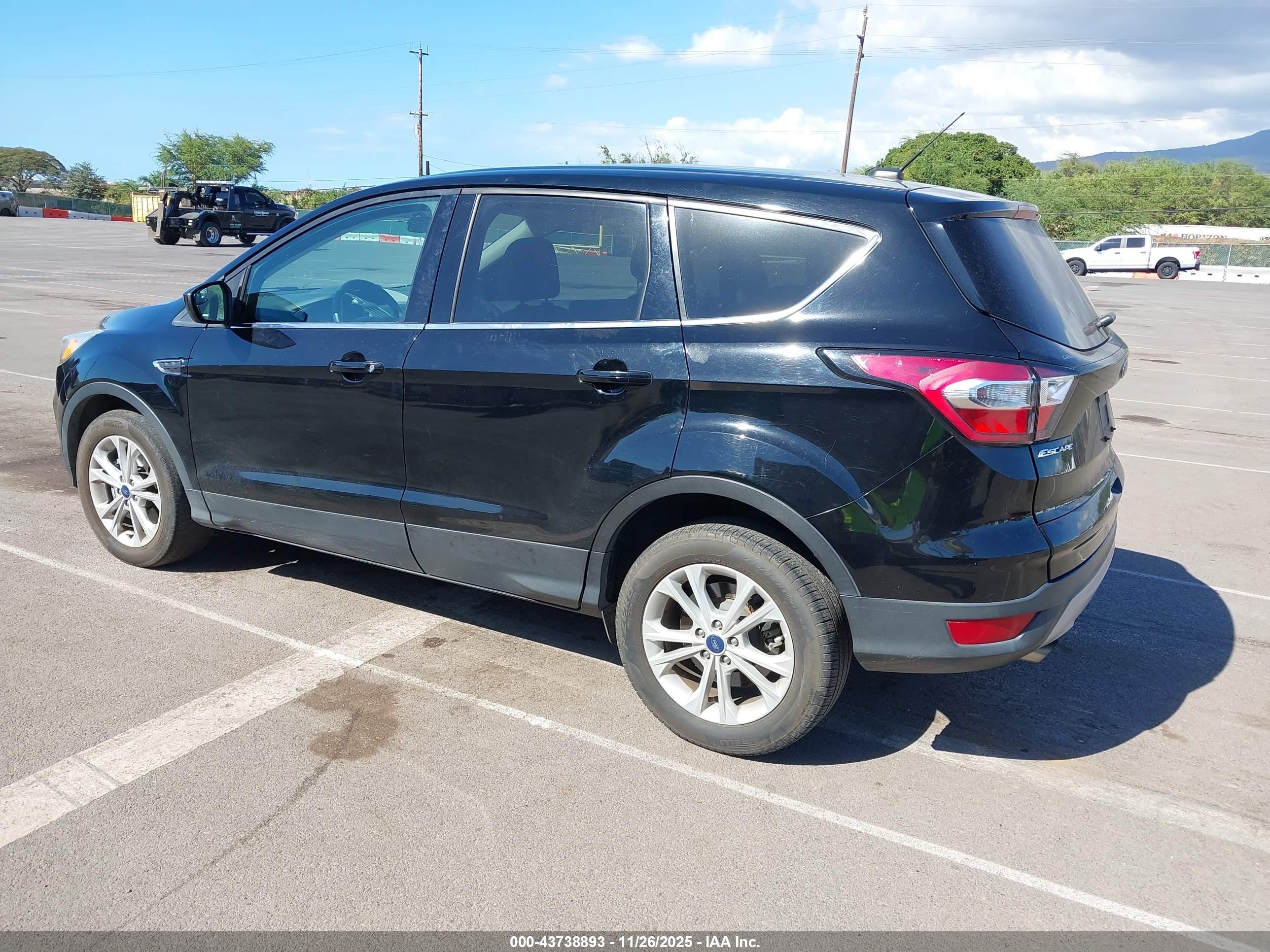 FORD ESCAPE image 3