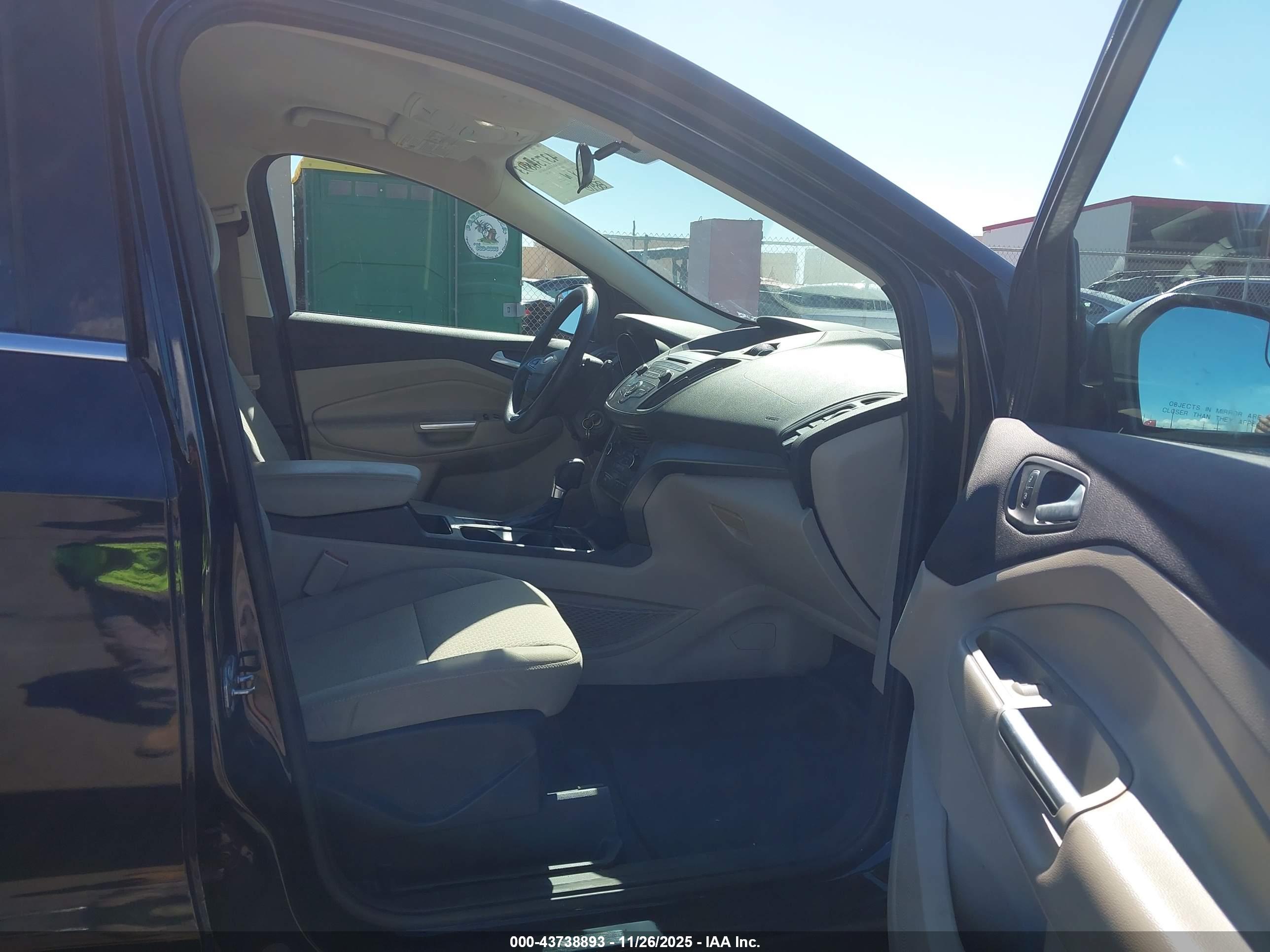 FORD ESCAPE image 5