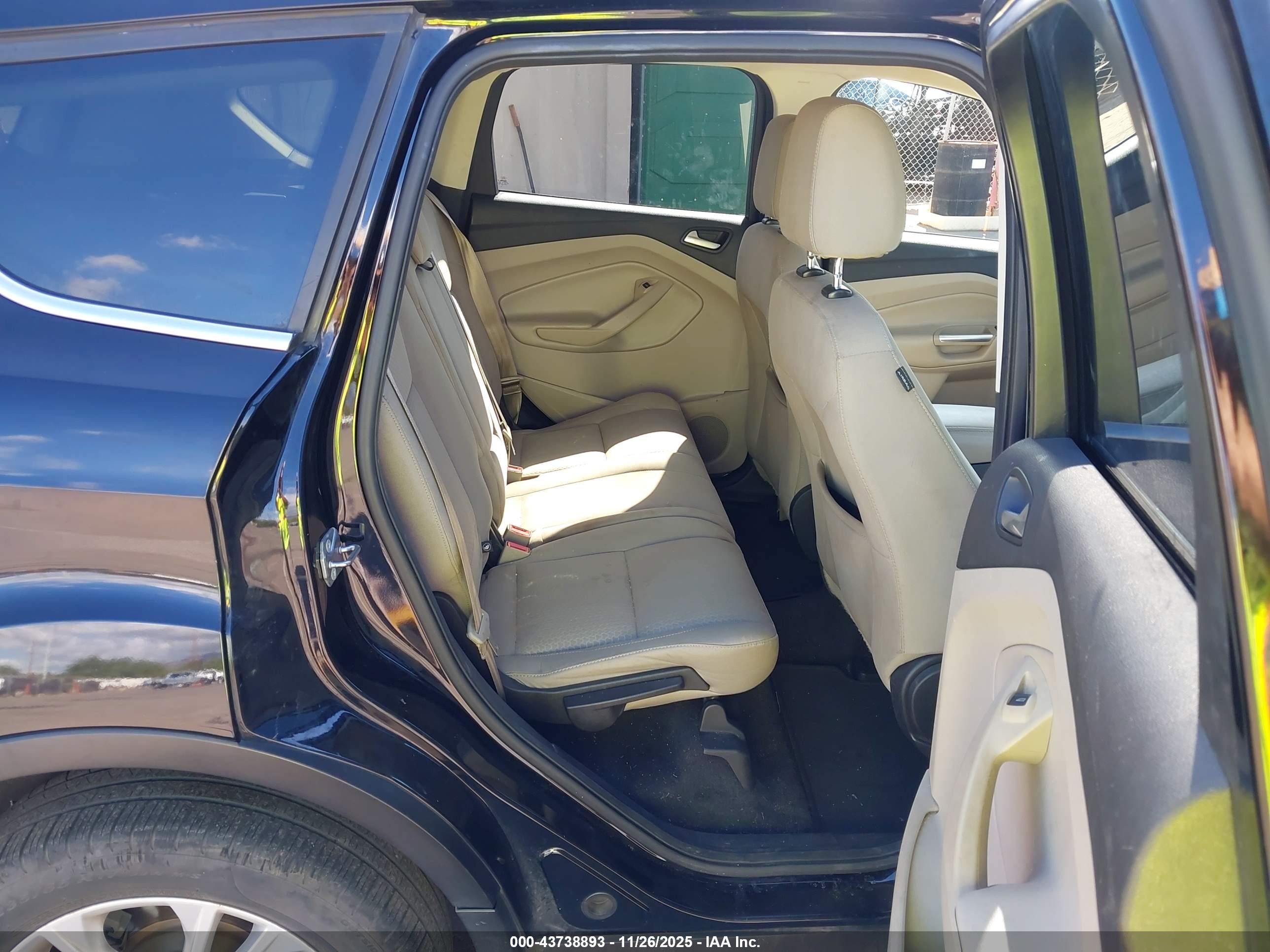 FORD ESCAPE image 8