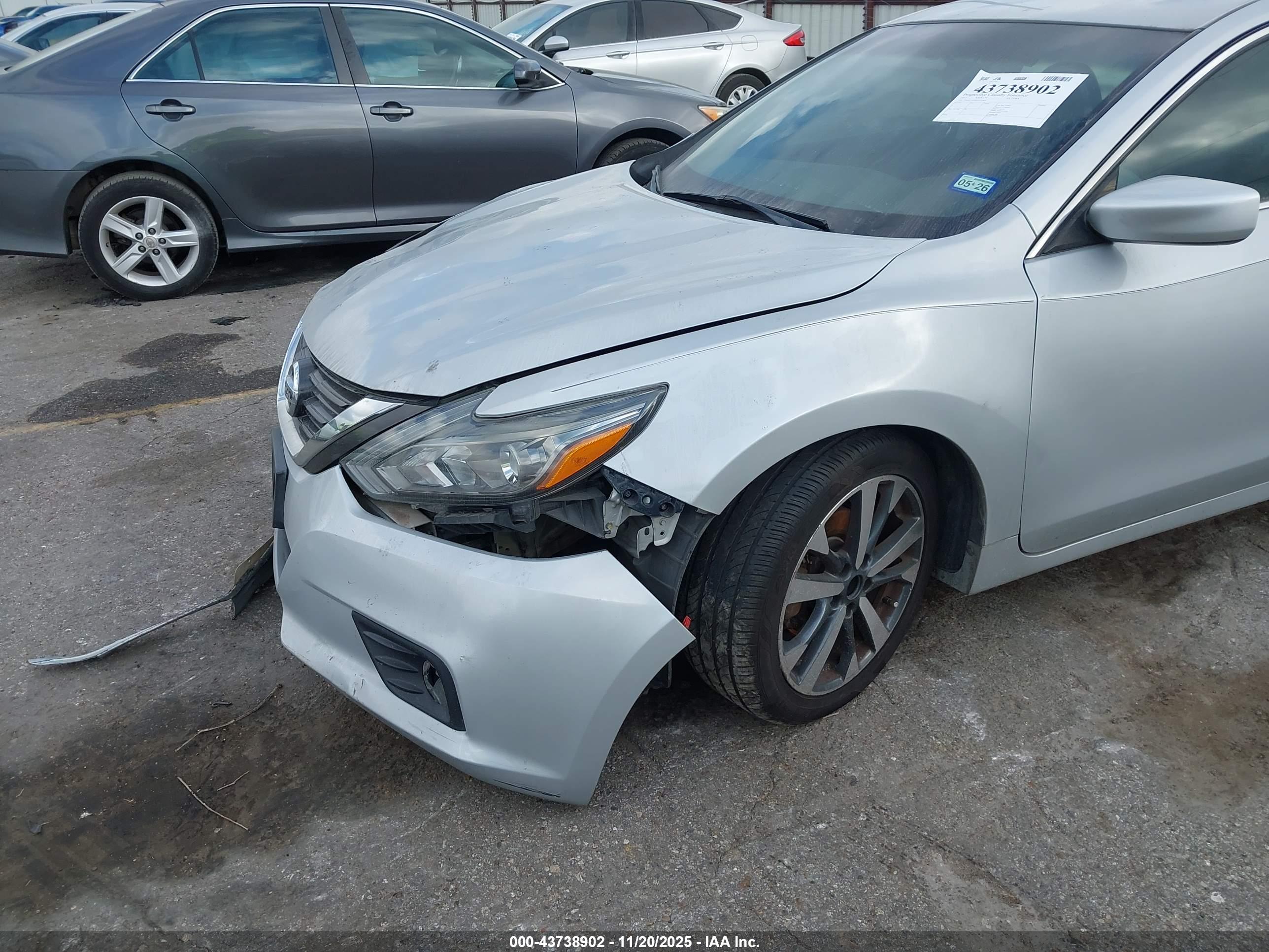 NISSAN ALTIMA image 6