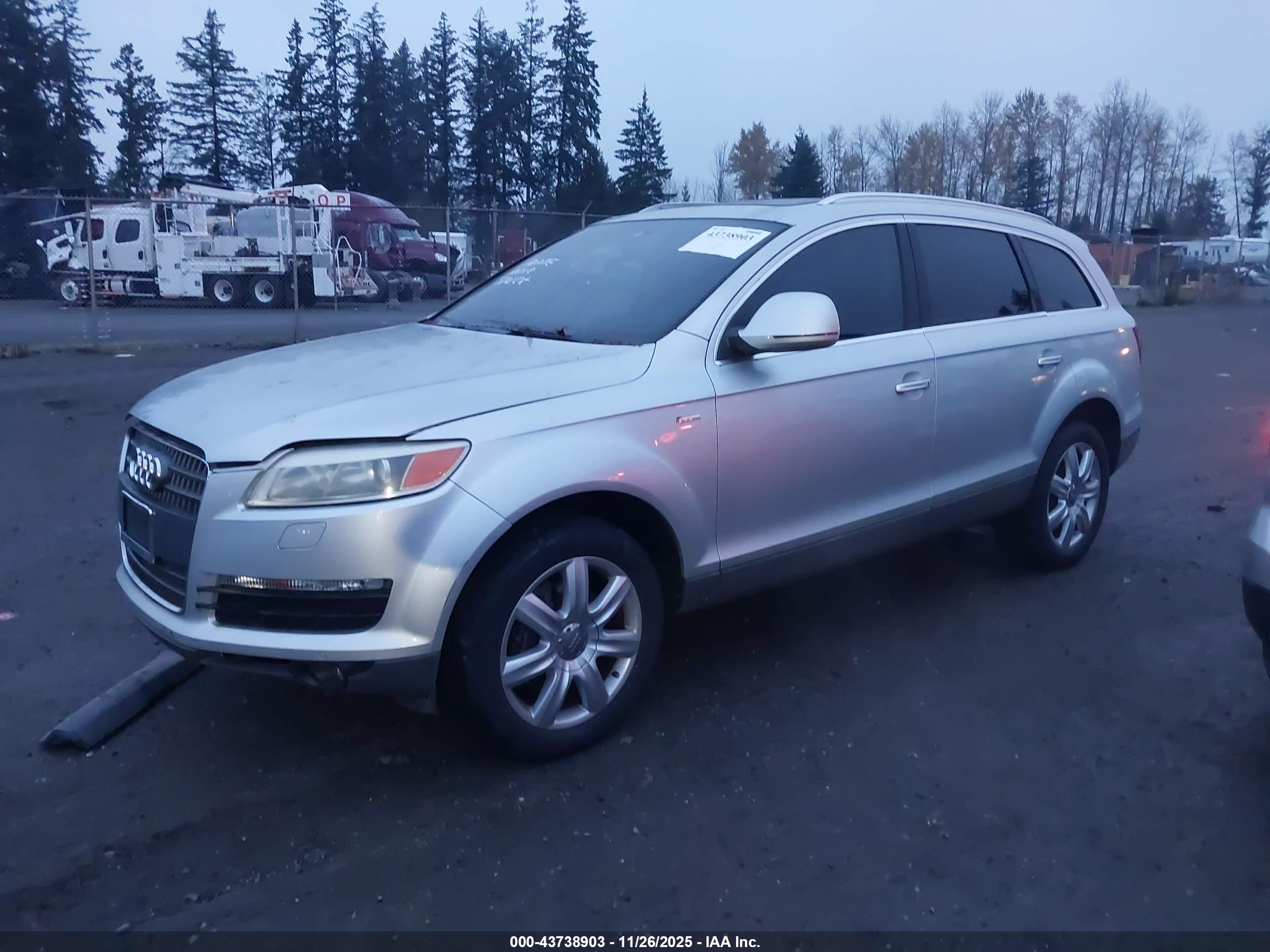 AUDI Q7 image 2