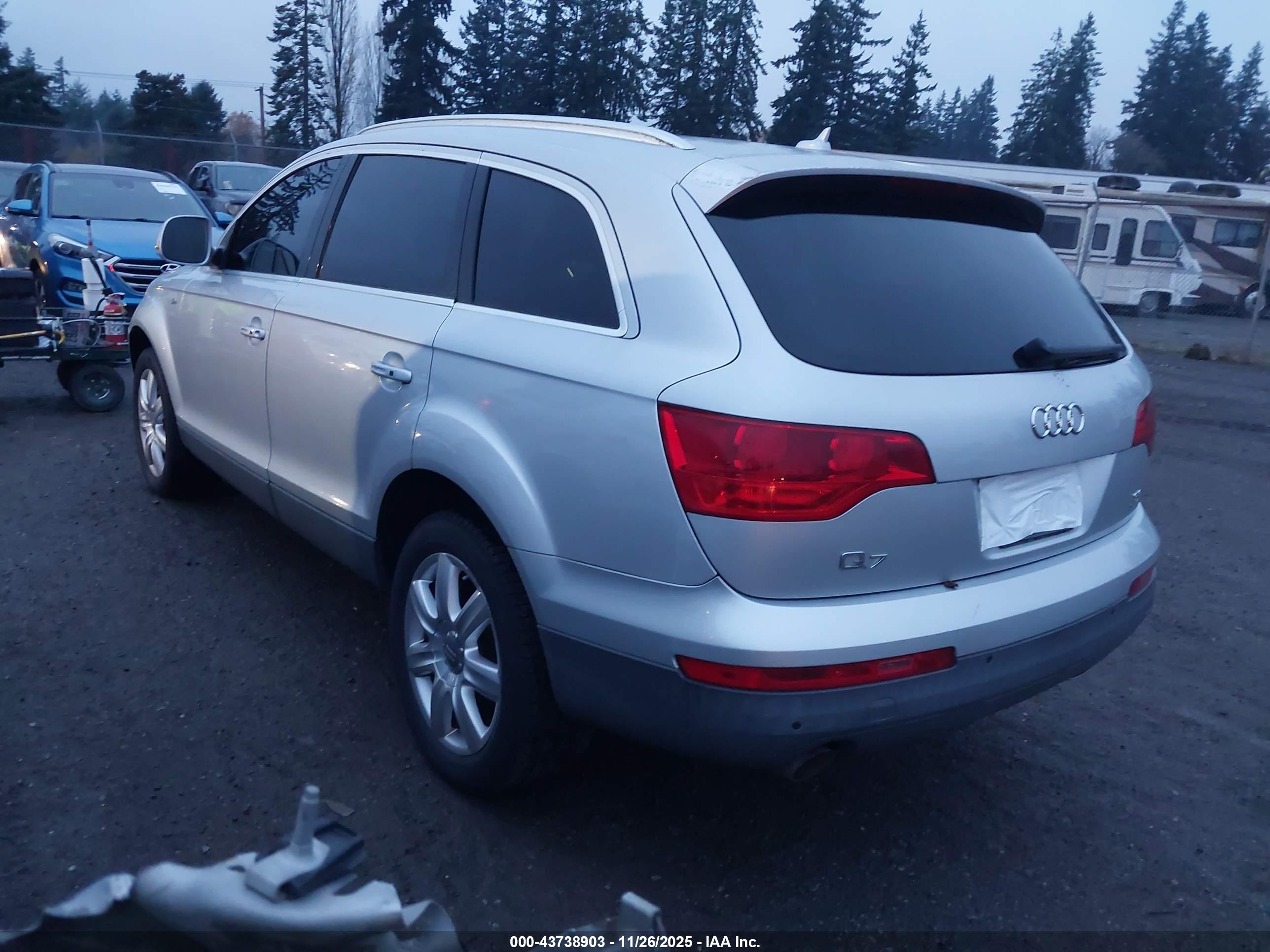 AUDI Q7 image 3