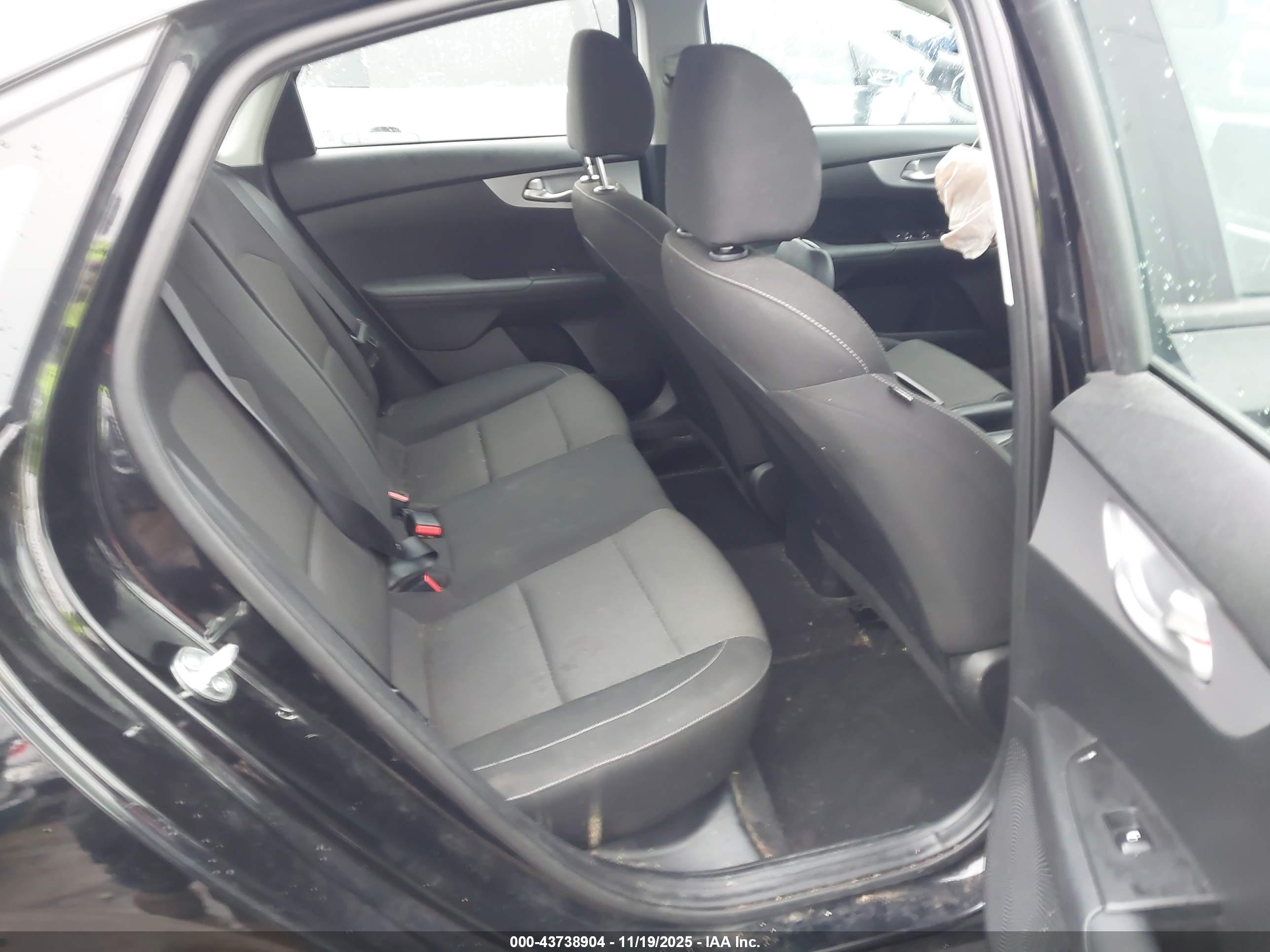 KIA FORTE image 8