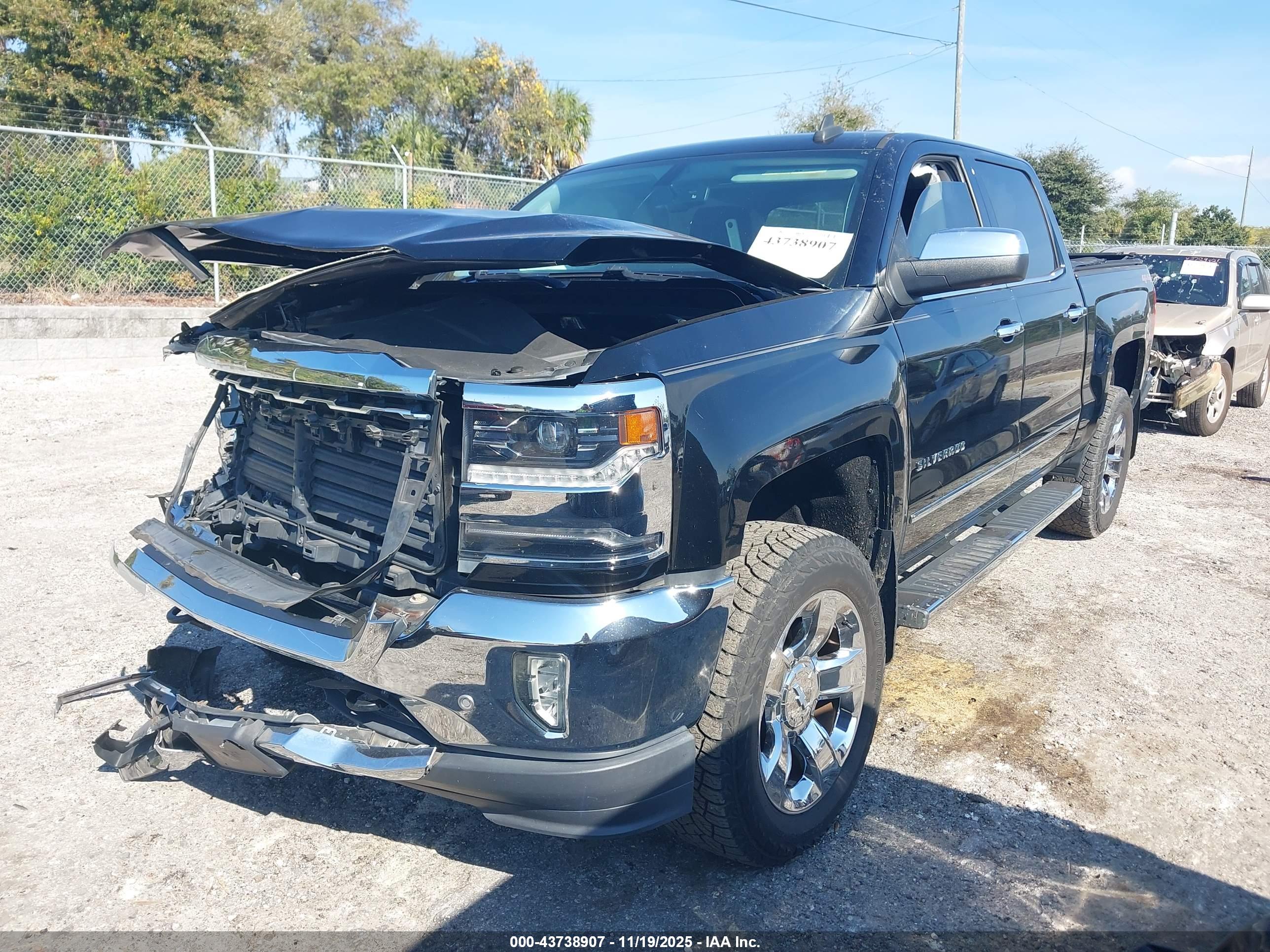 CHEVROLET SILVERADO image 2