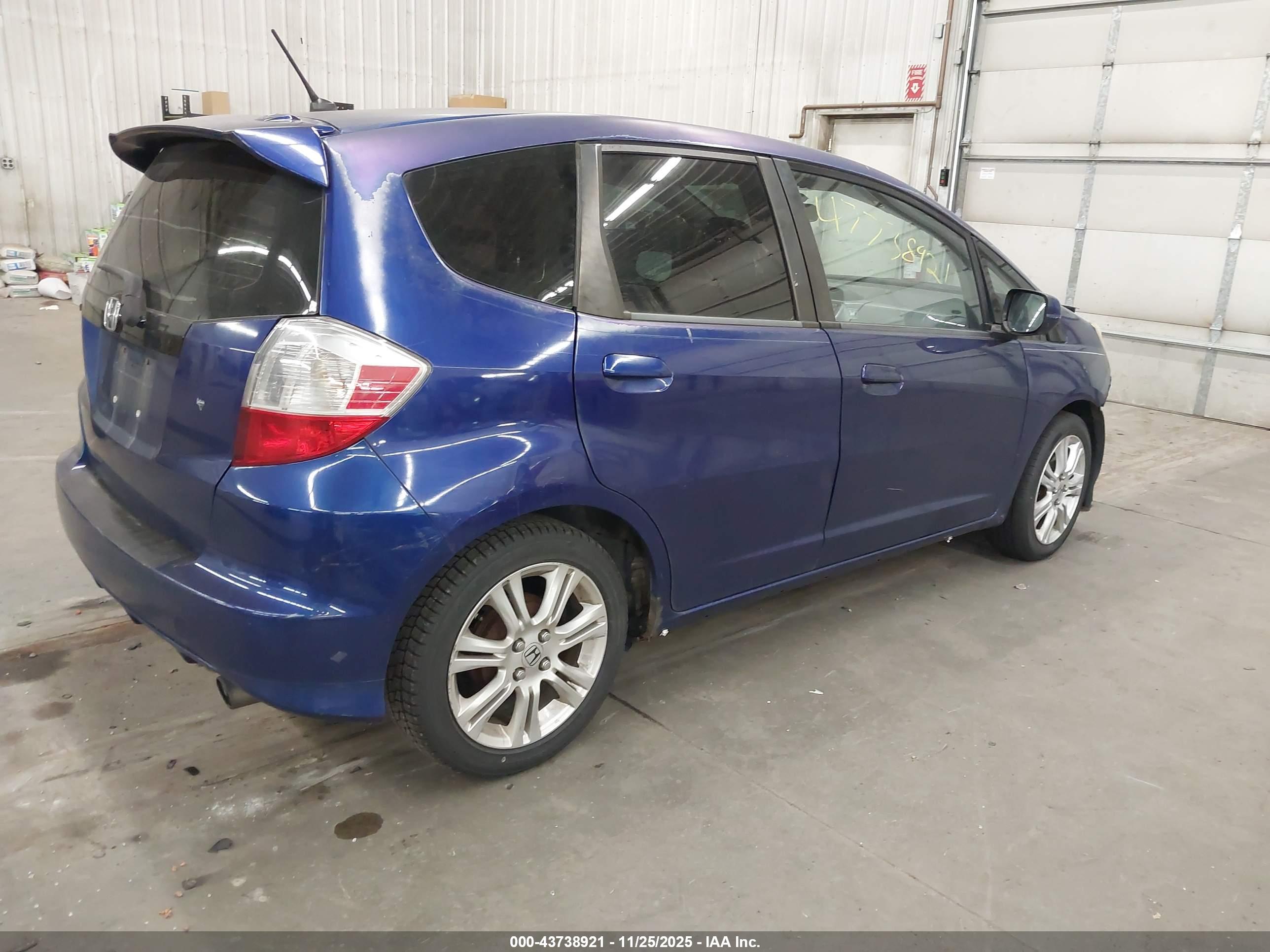 HONDA FIT image 4