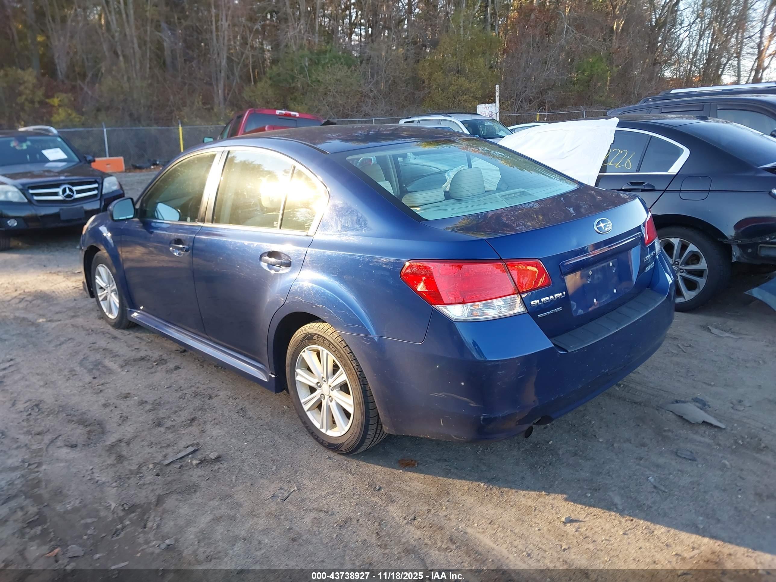 SUBARU LEGACY image 3