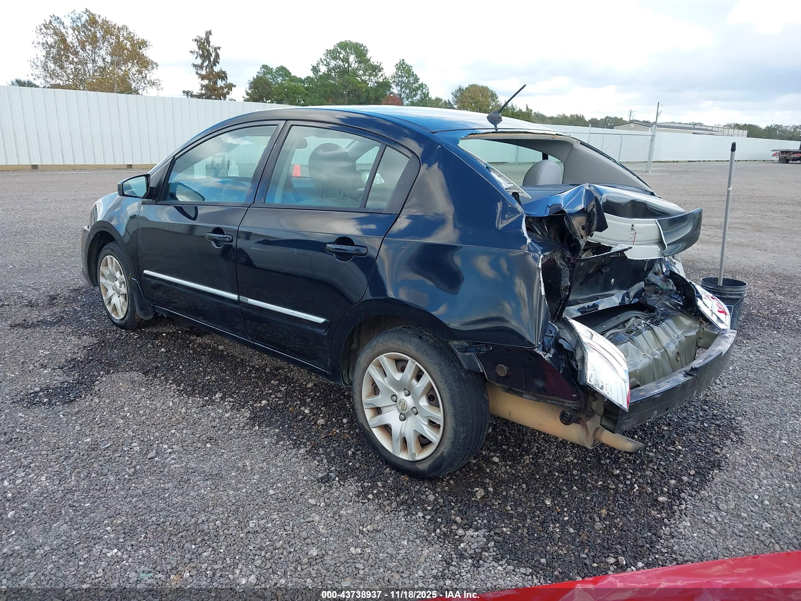 NISSAN SENTRA image 3
