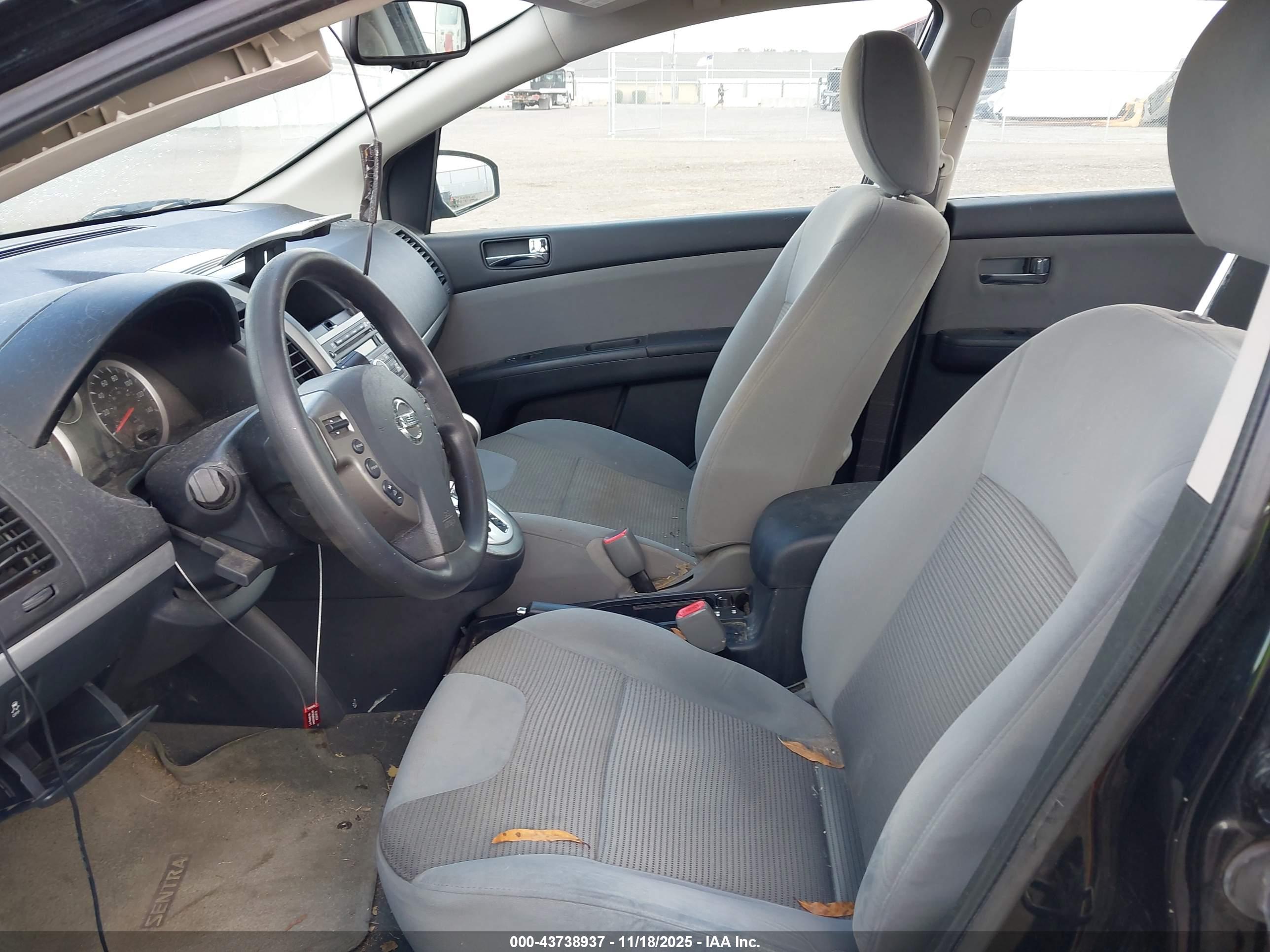 NISSAN SENTRA image 5