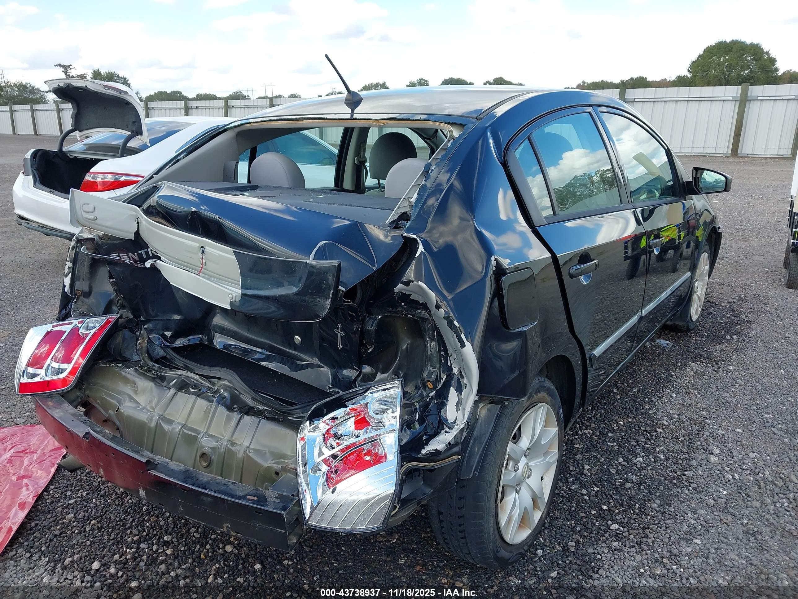 NISSAN SENTRA image 6