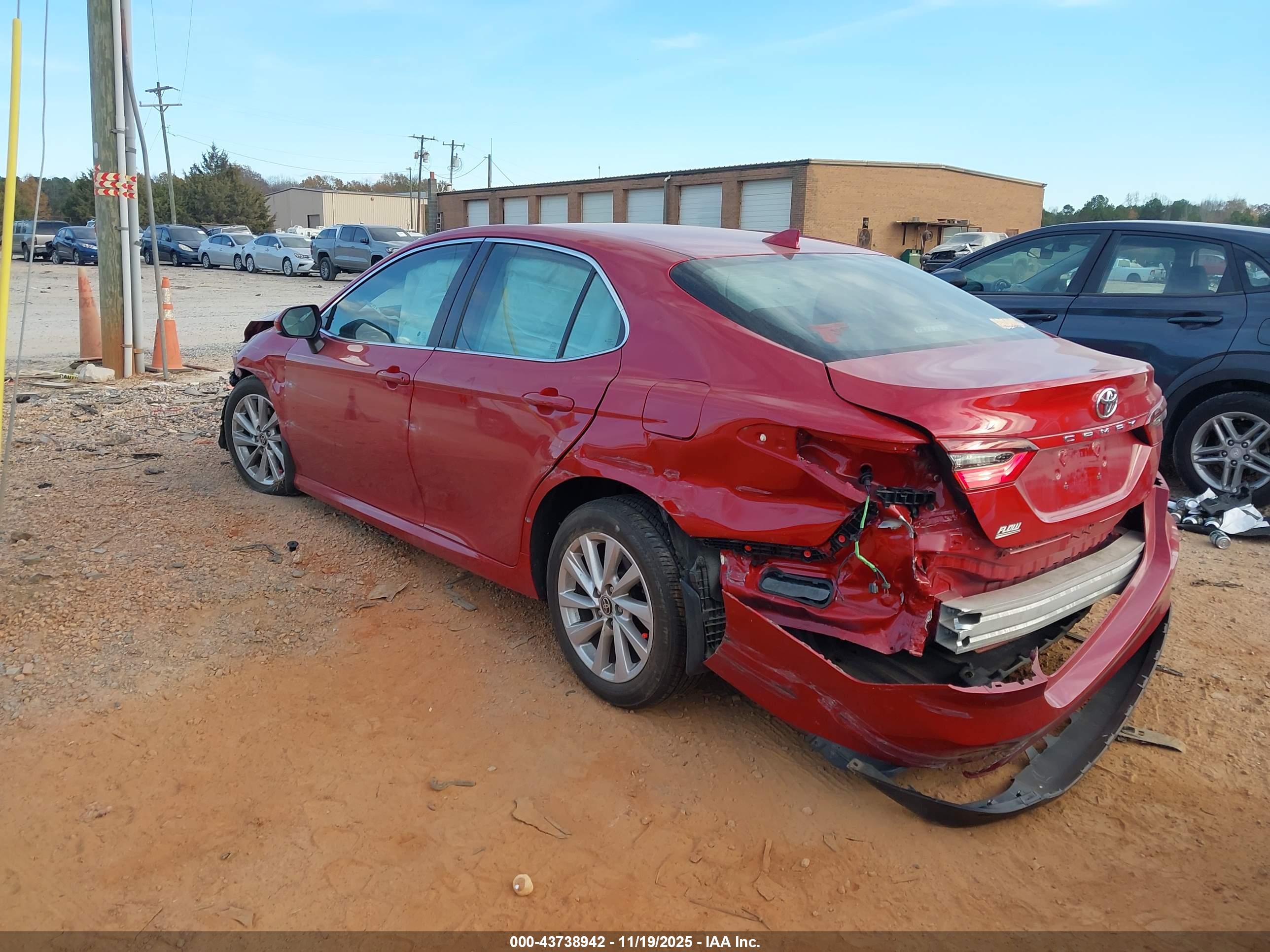 TOYOTA CAMRY image 3