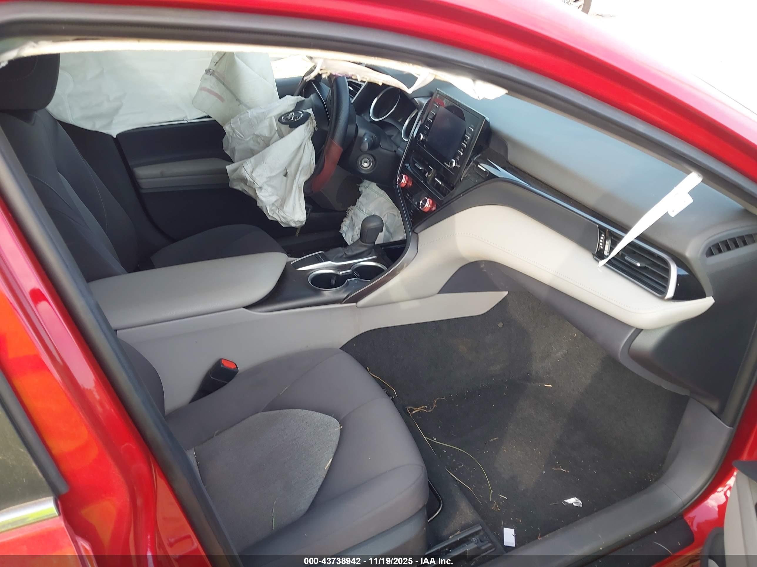TOYOTA CAMRY image 5