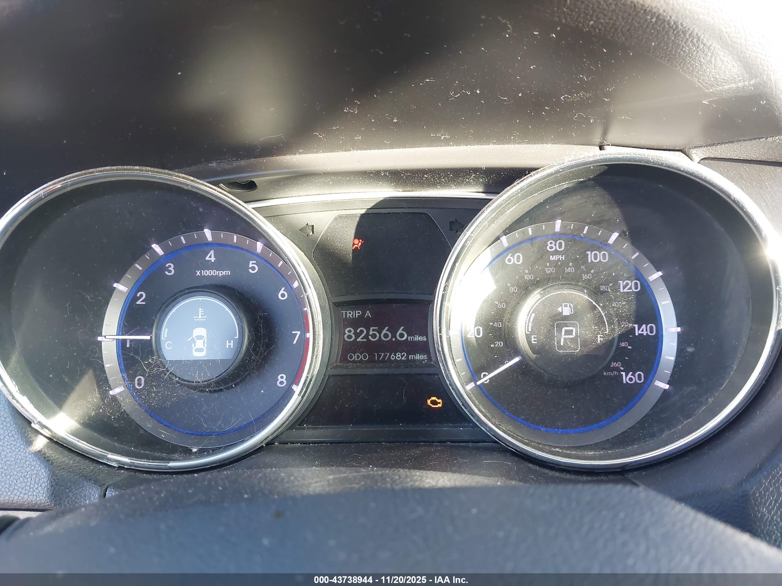 HYUNDAI SONATA image 7