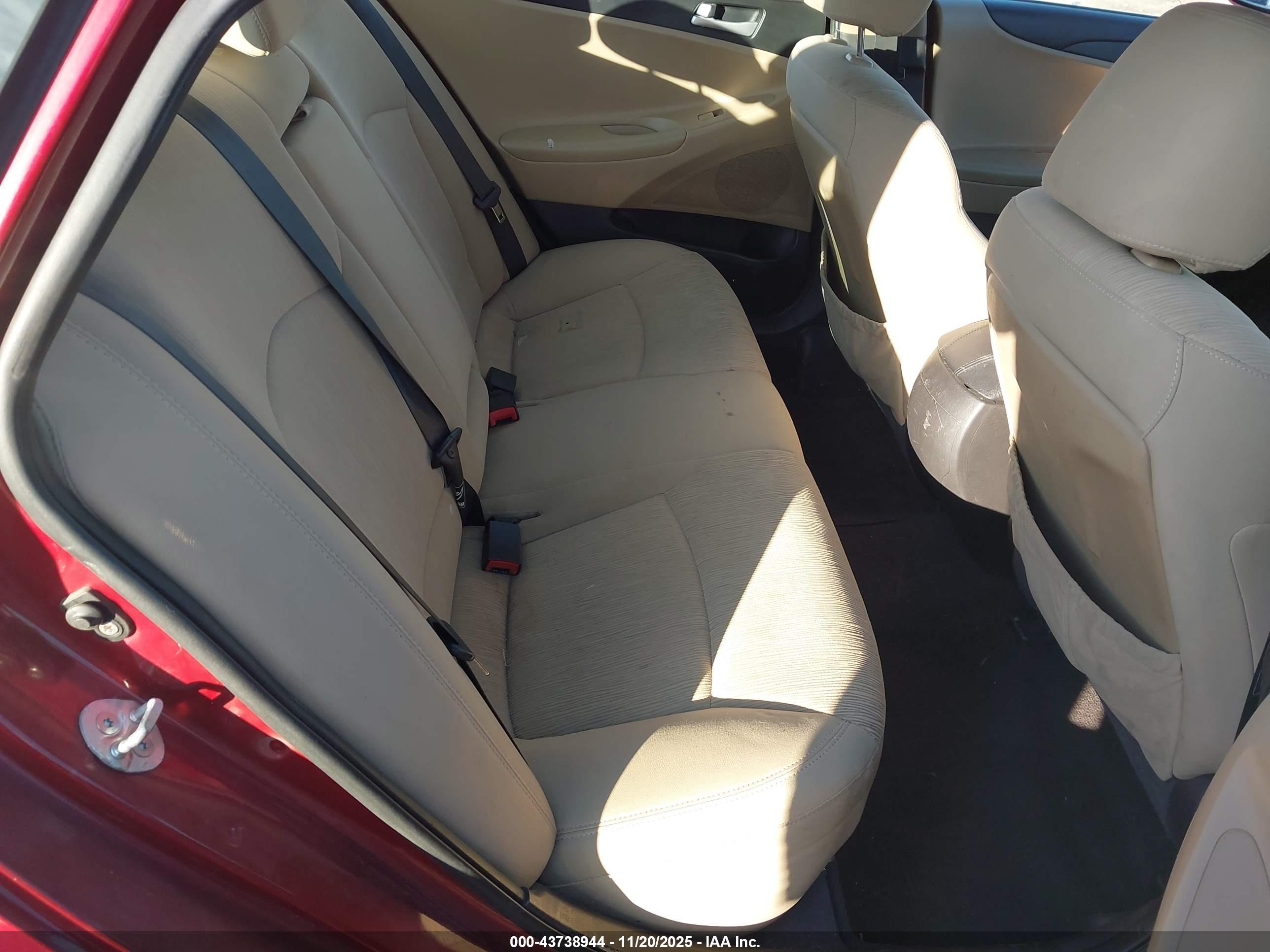 HYUNDAI SONATA image 8