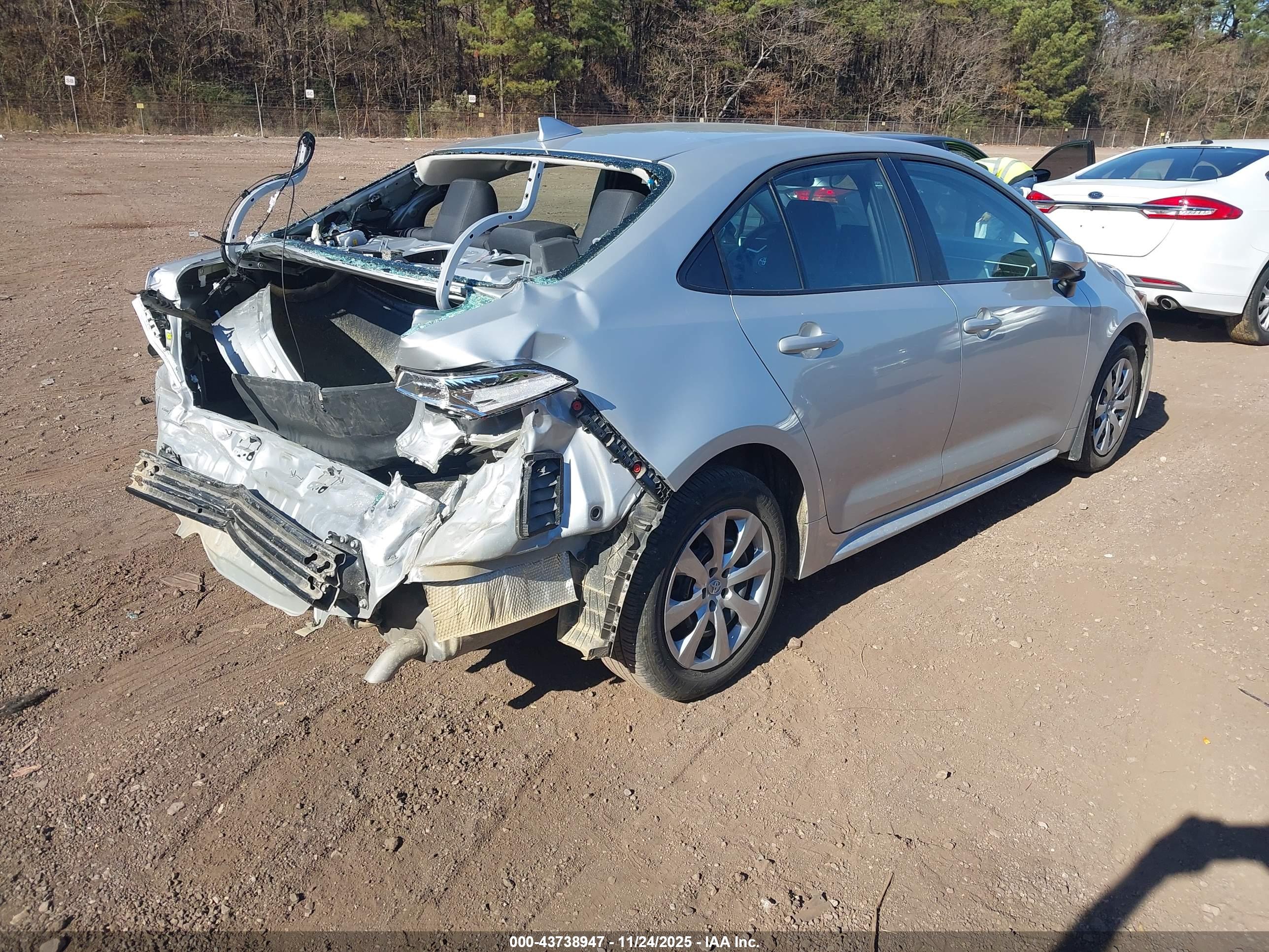 TOYOTA COROLLA image 4