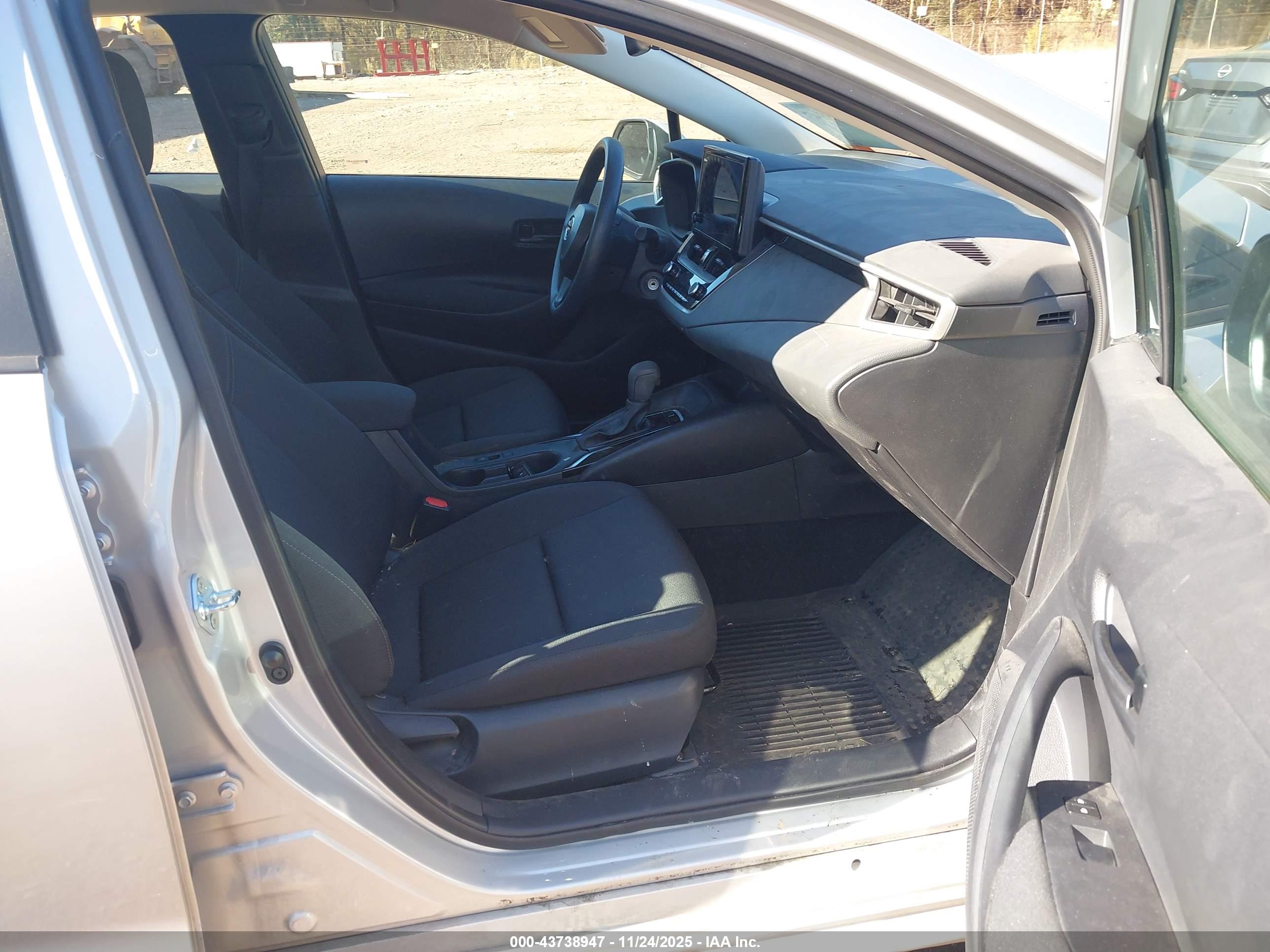 TOYOTA COROLLA image 5