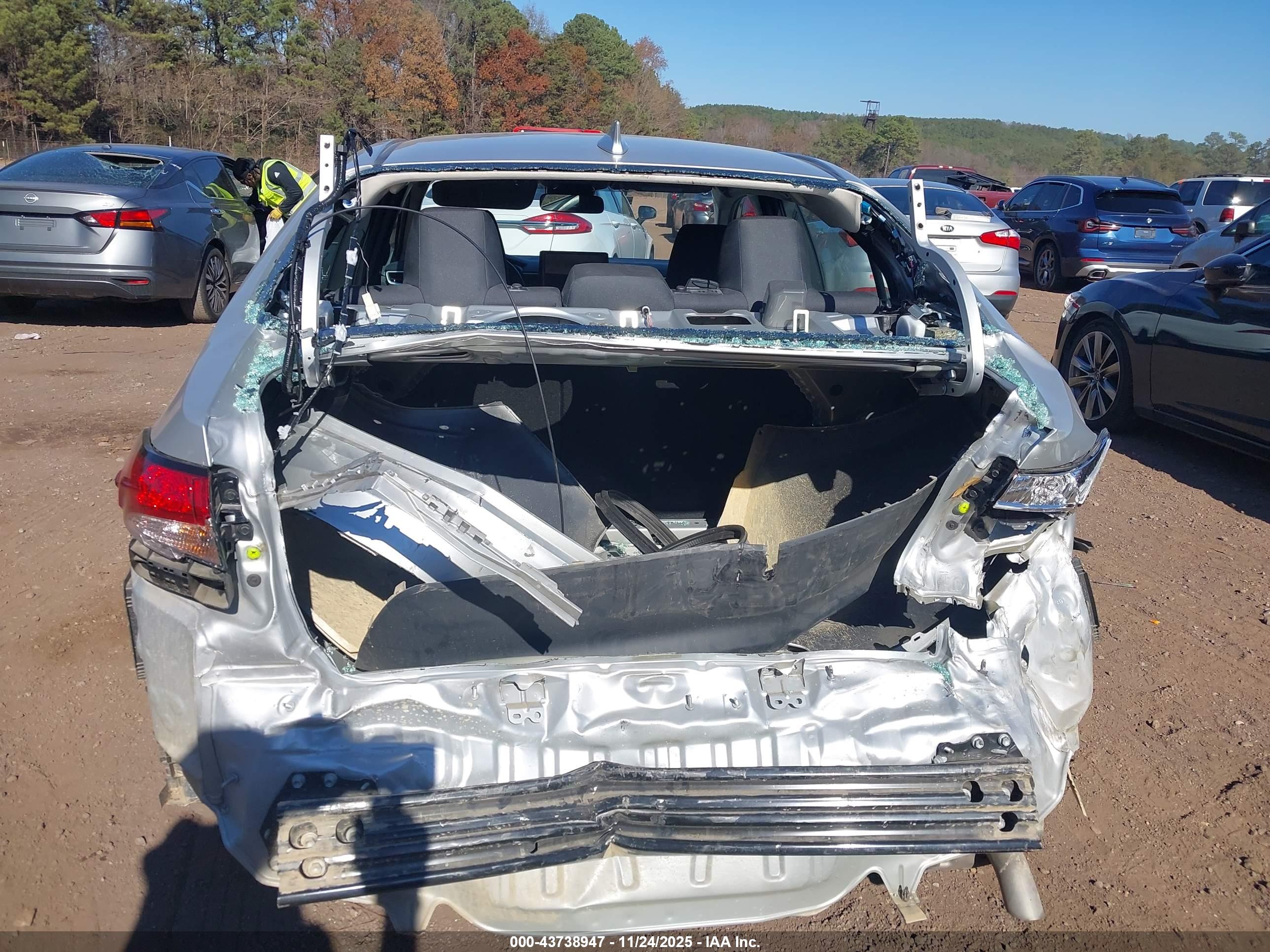 TOYOTA COROLLA image 6