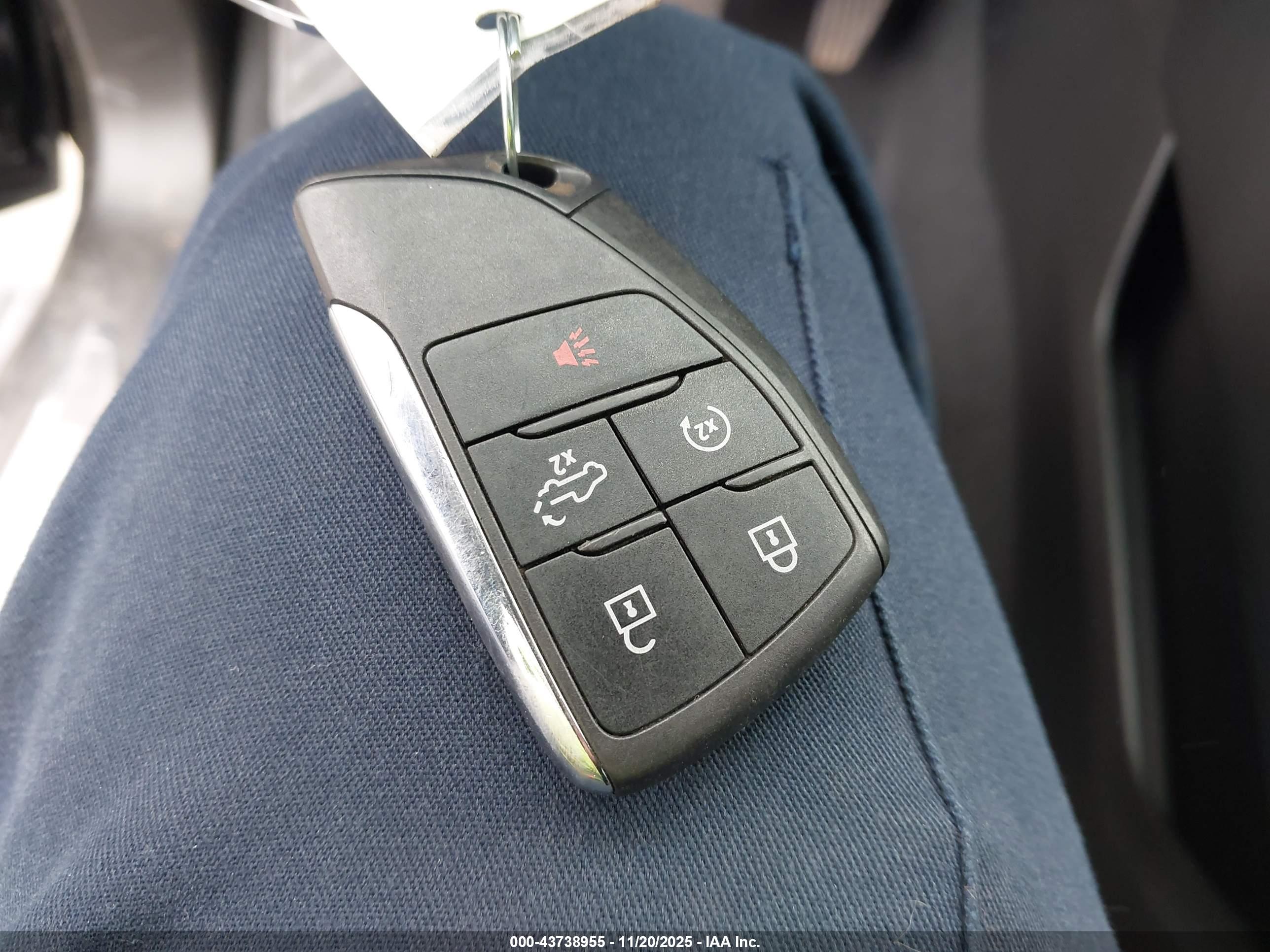GMC SIERRA image 11