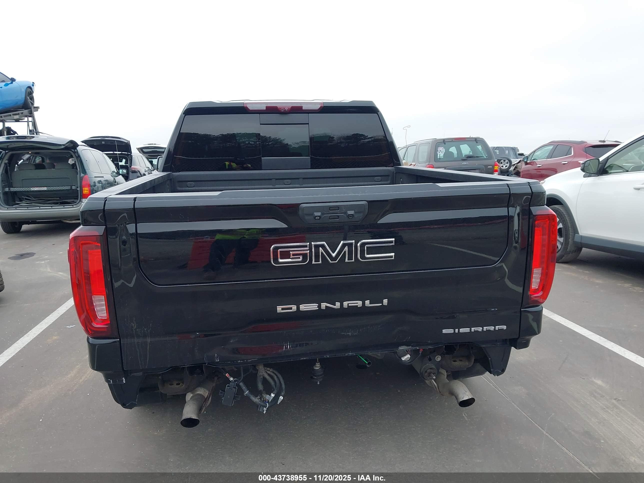 GMC SIERRA image 6