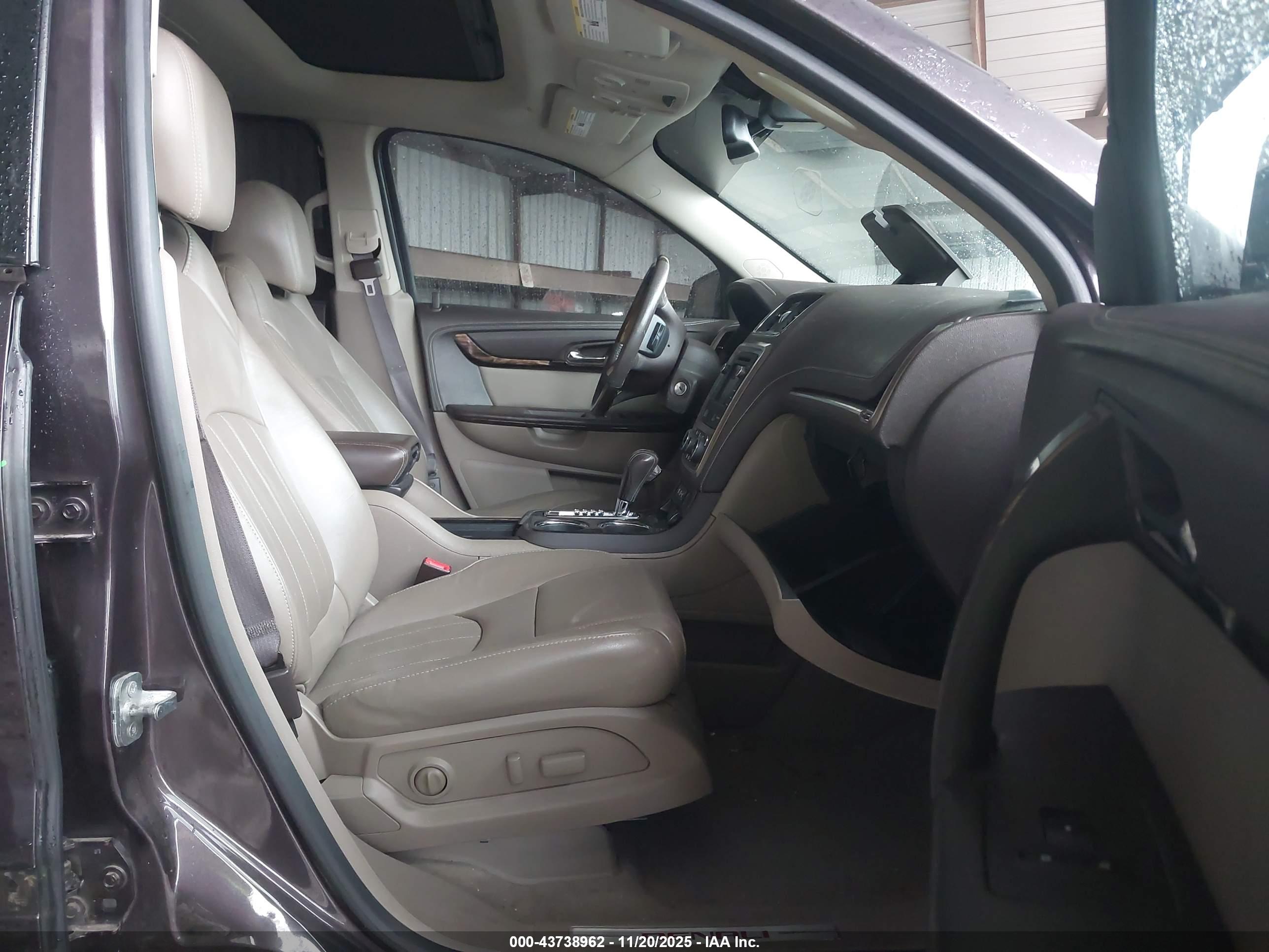 GMC ACADIA image 5