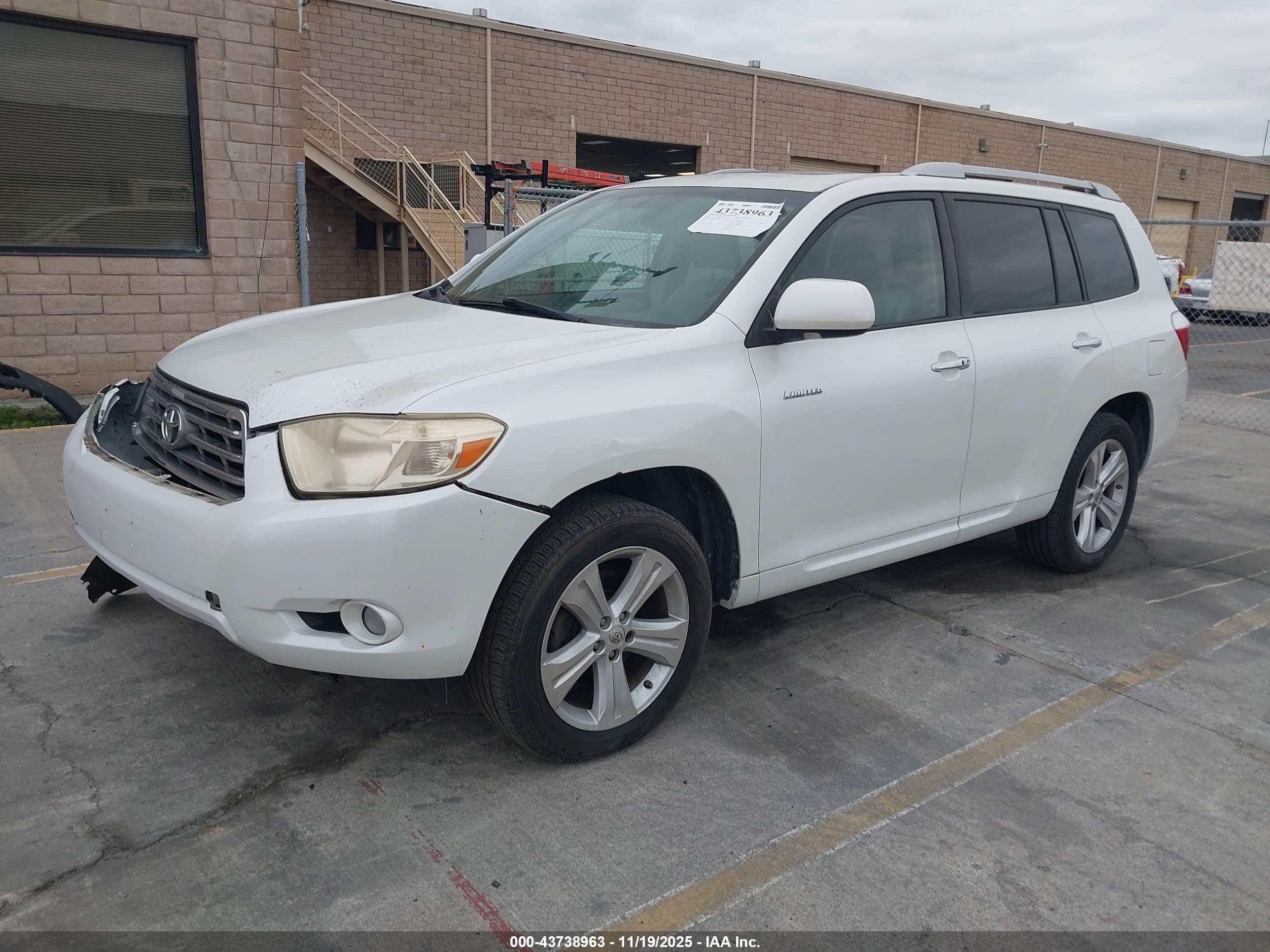 TOYOTA HIGHLANDER image 2