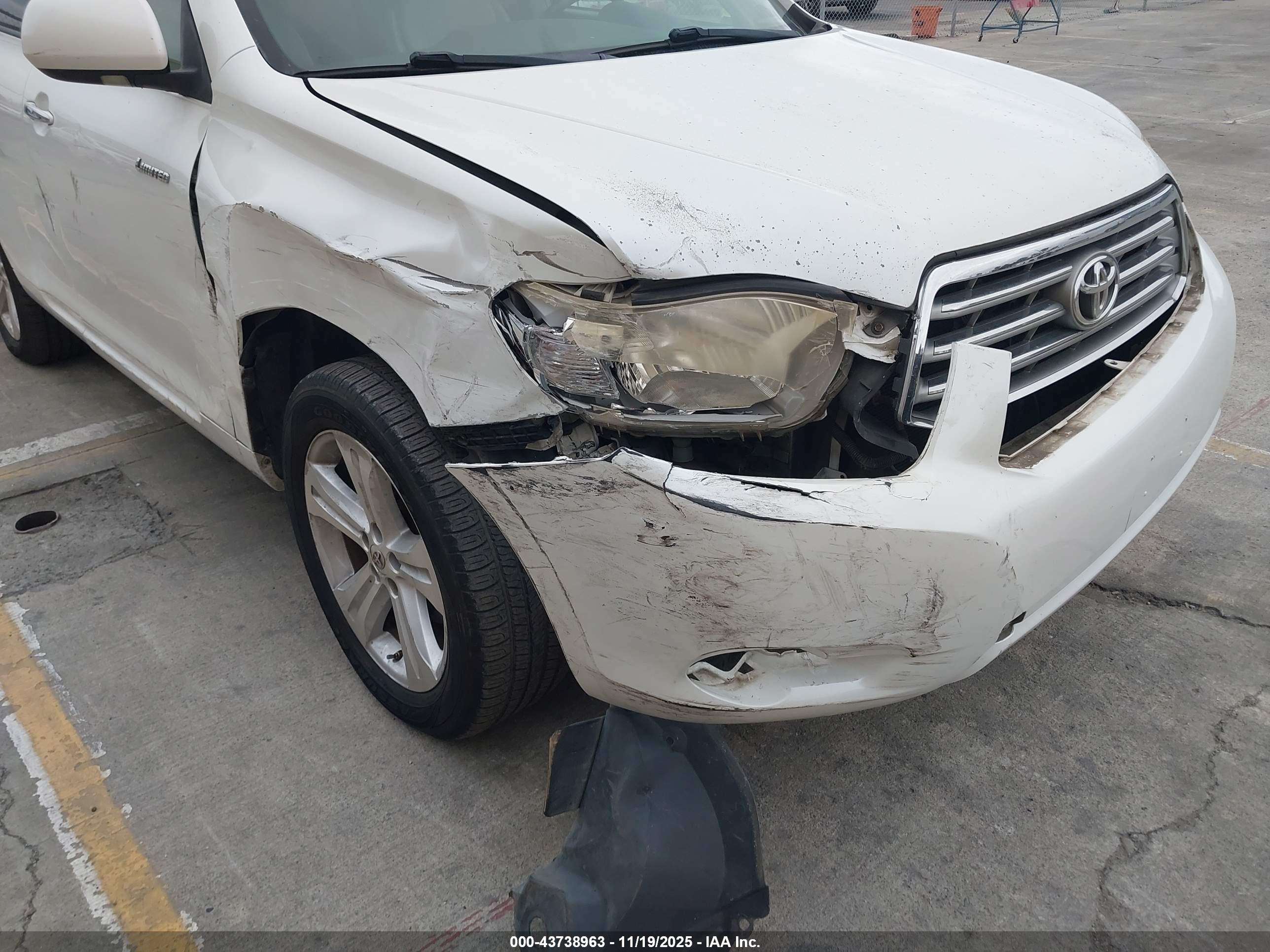 TOYOTA HIGHLANDER image 6
