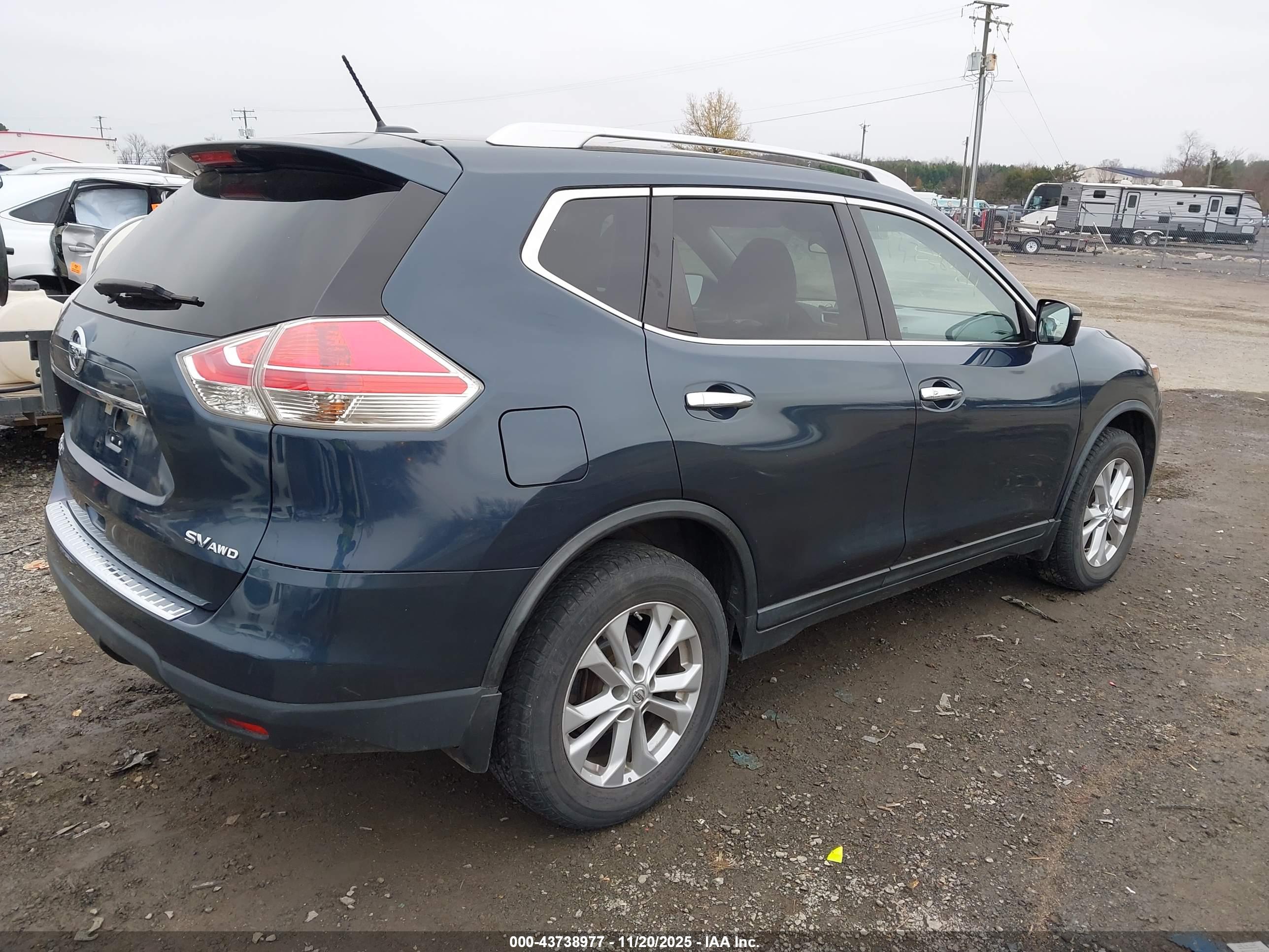 NISSAN ROGUE image 4