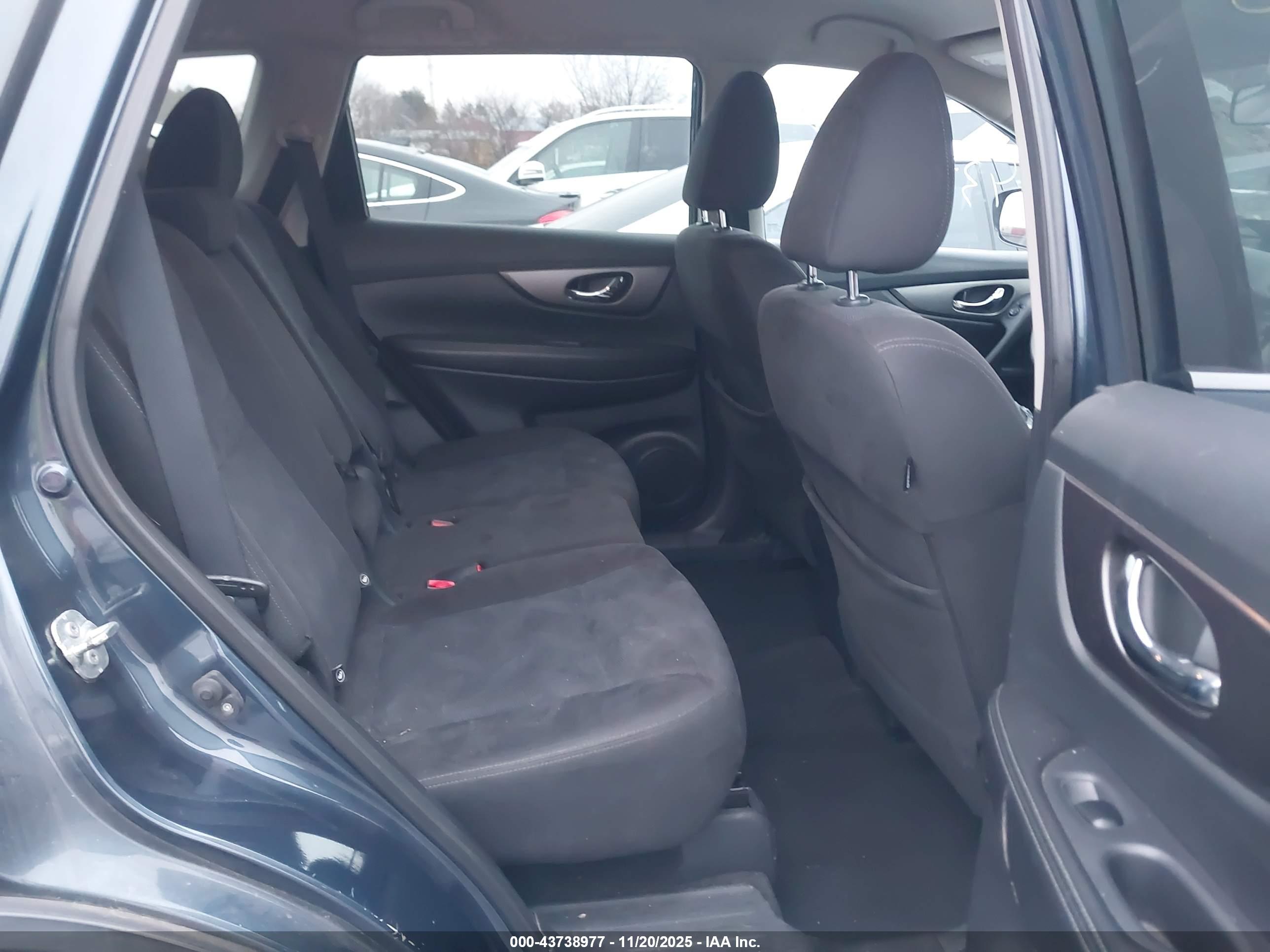 NISSAN ROGUE image 8