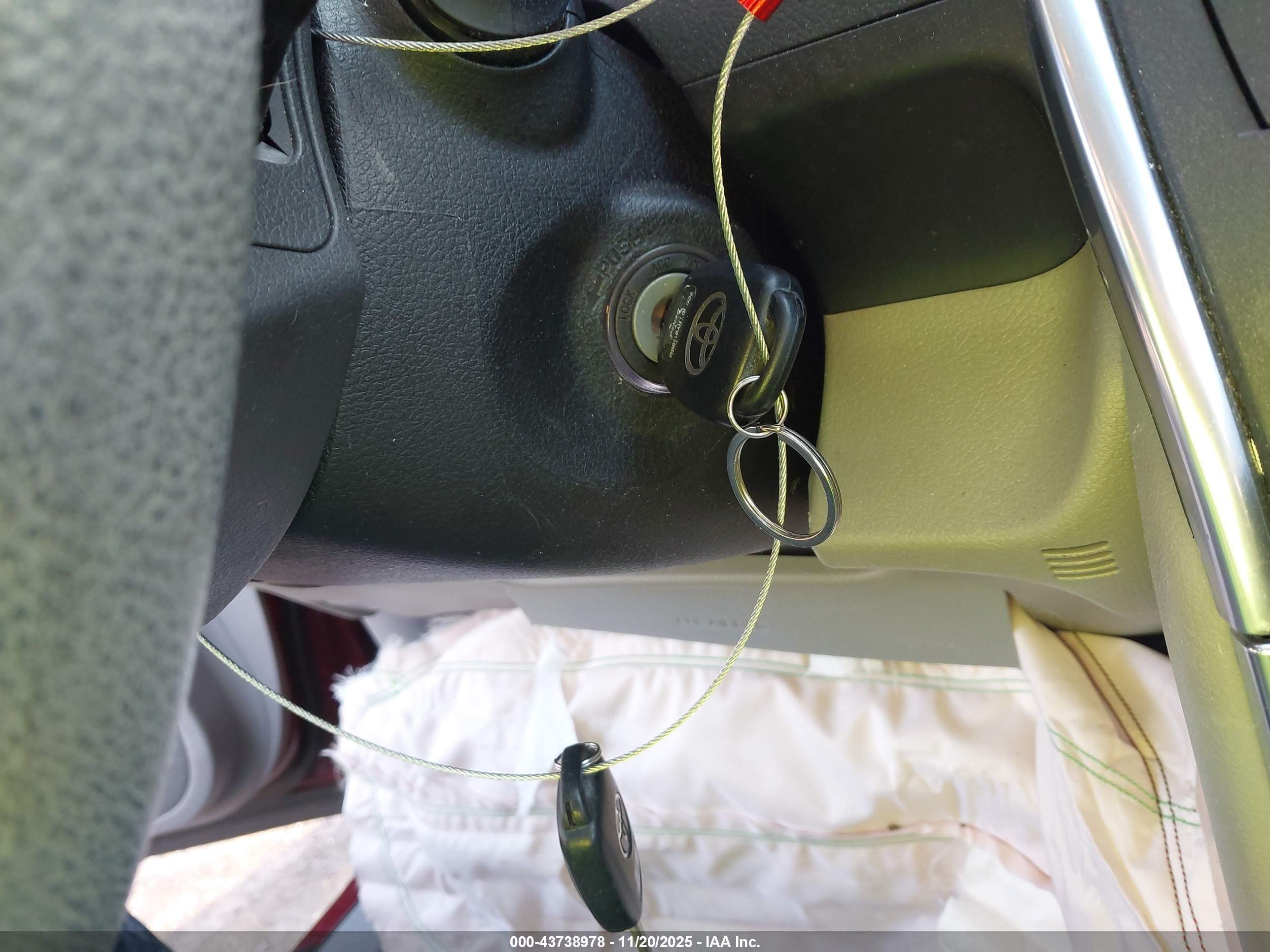 TOYOTA CAMRY image 11