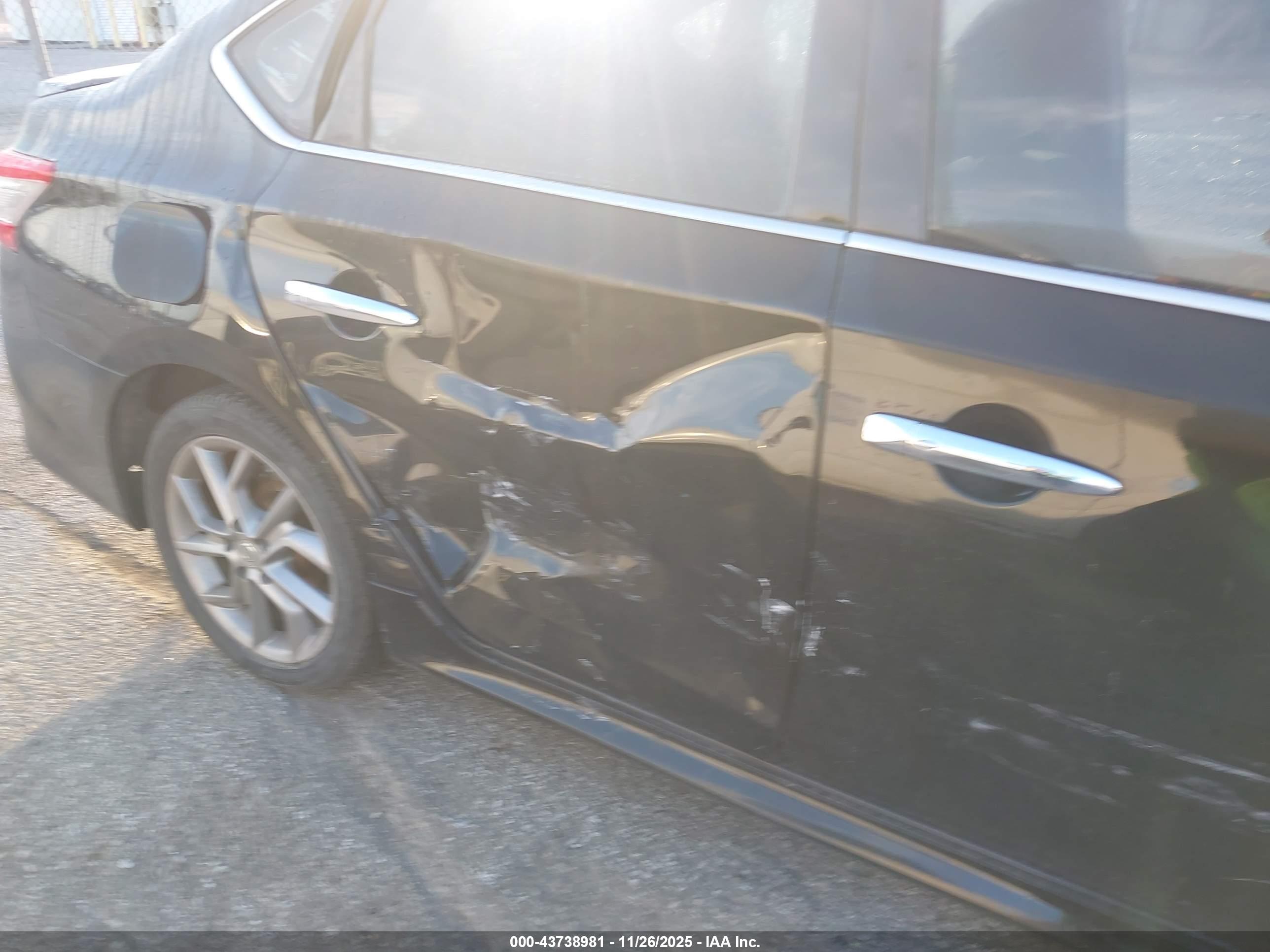 NISSAN SENTRA image 6