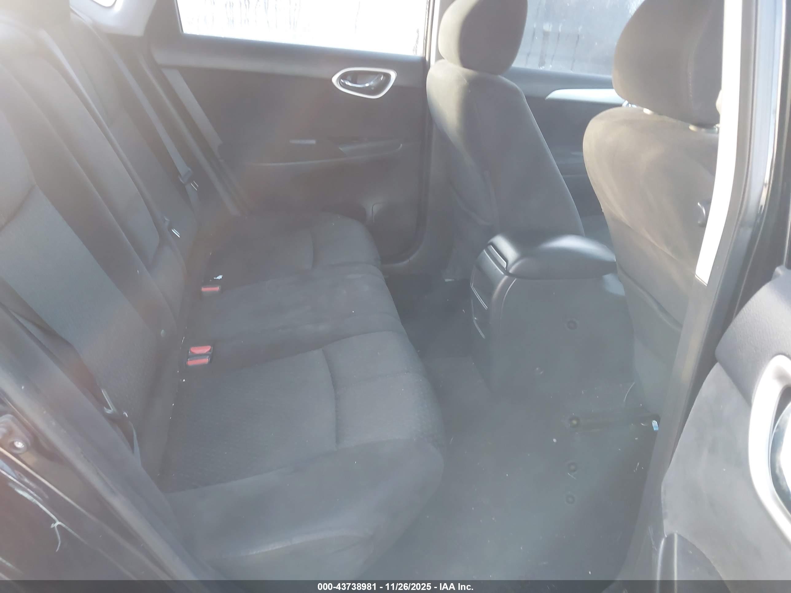 NISSAN SENTRA image 8