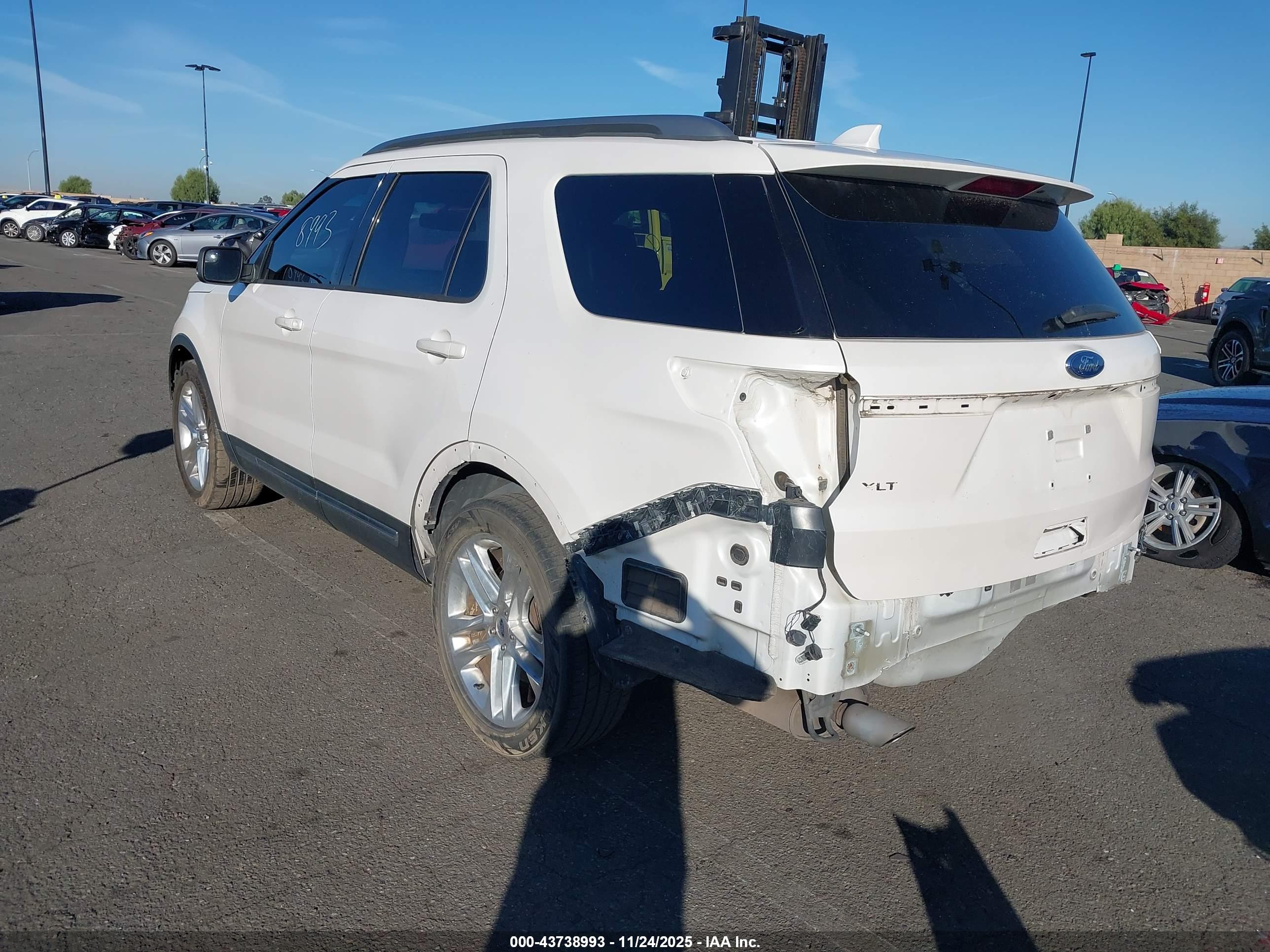 FORD EXPLORER image 3