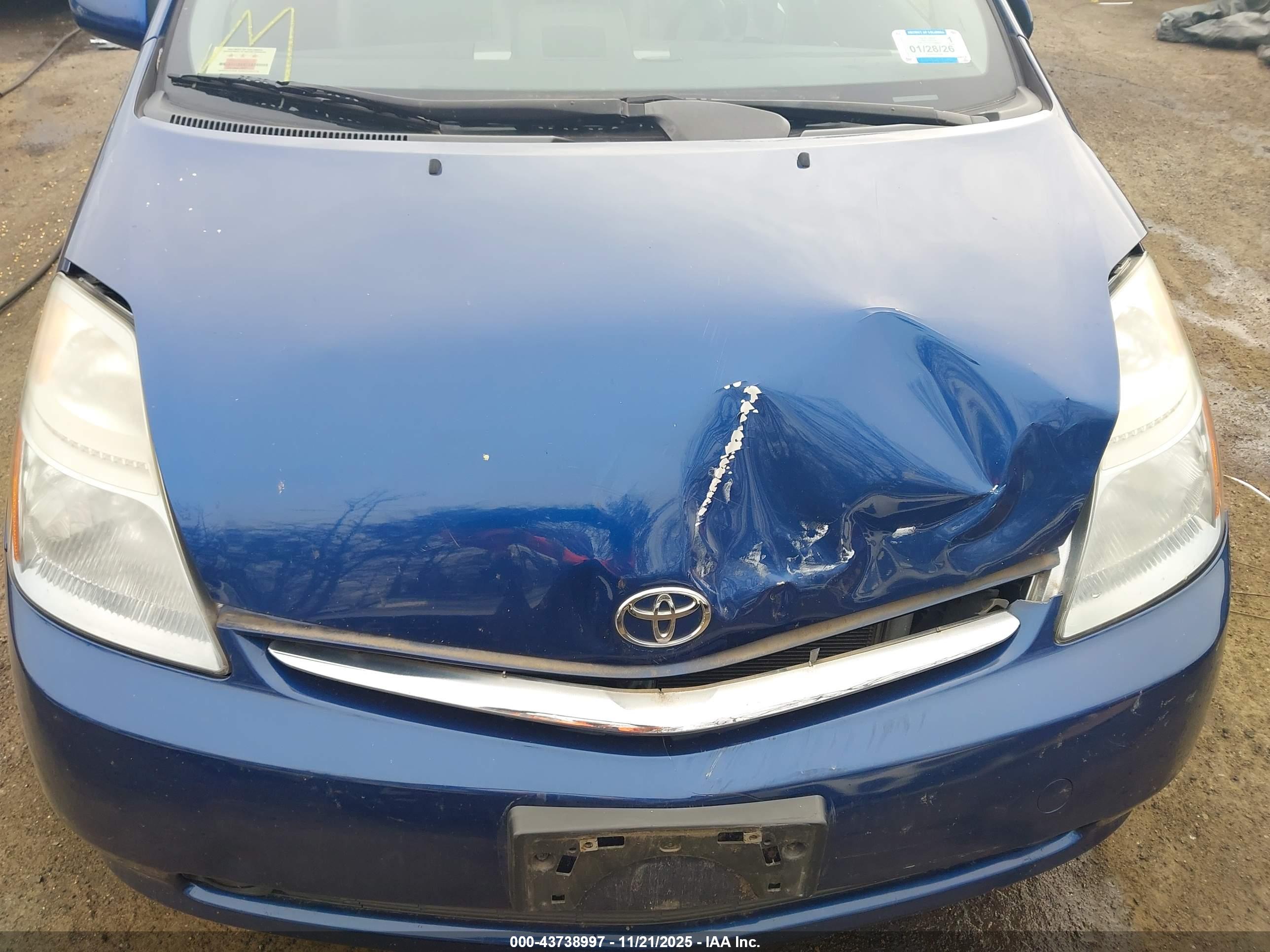 TOYOTA PRIUS image 10