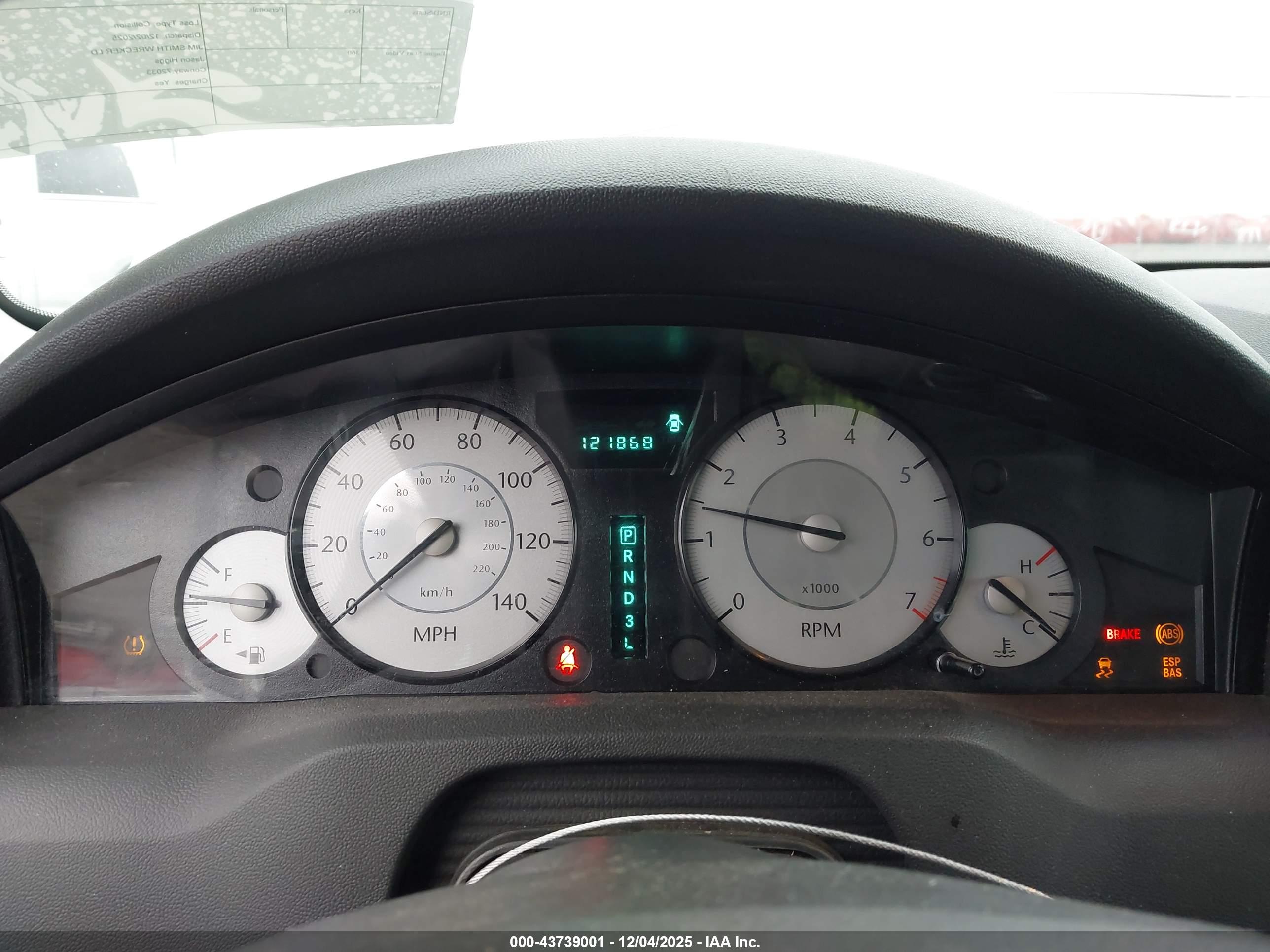 CHRYSLER 300 image 7