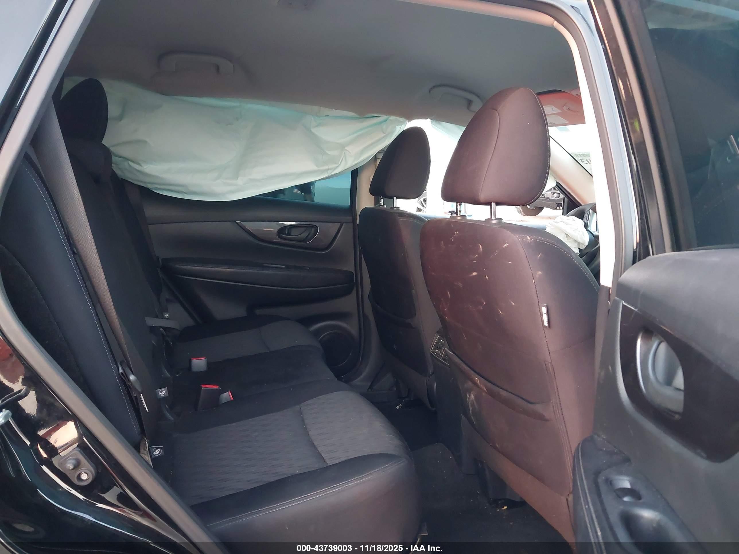 NISSAN ROGUE image 8