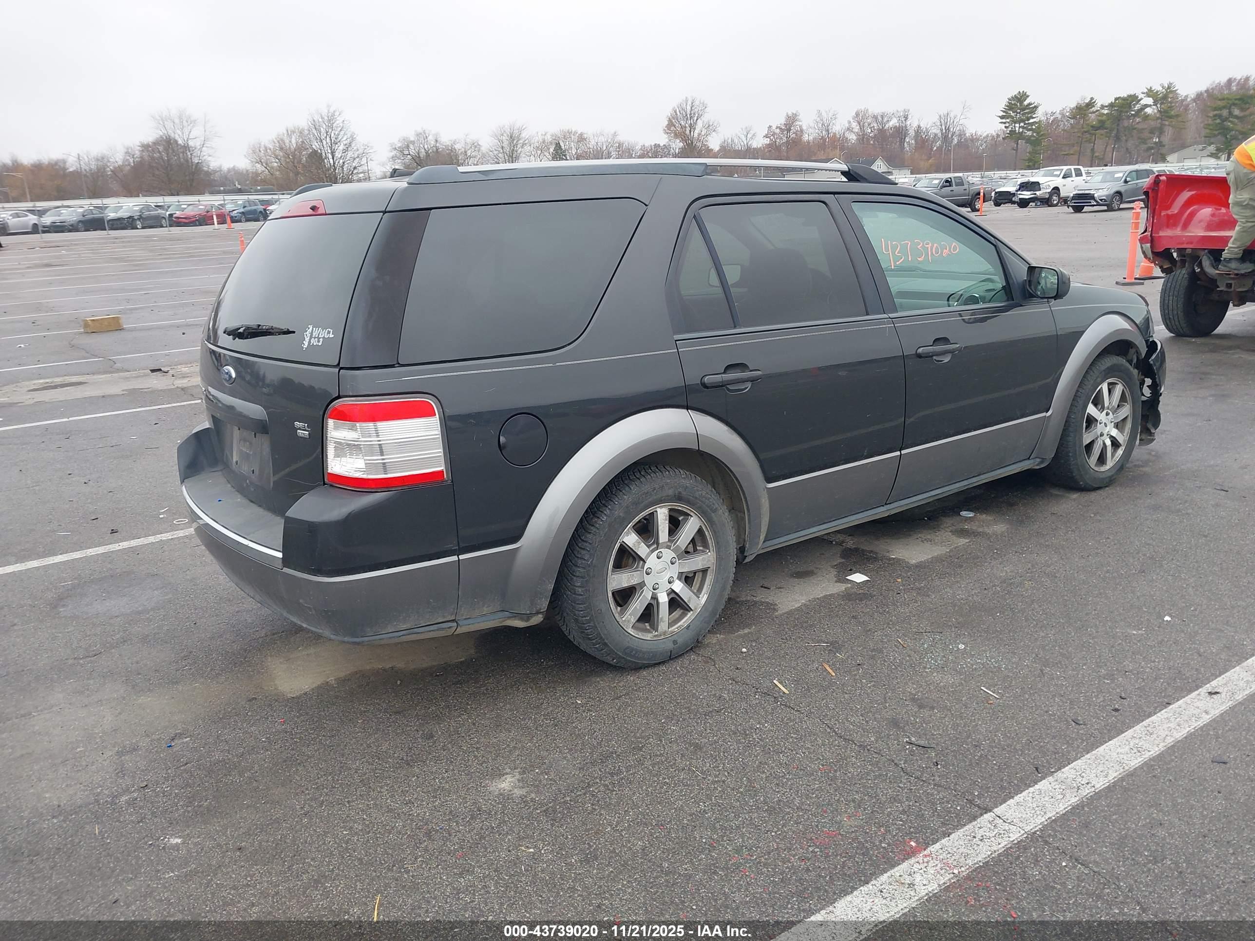 FORD TAURUS image 4