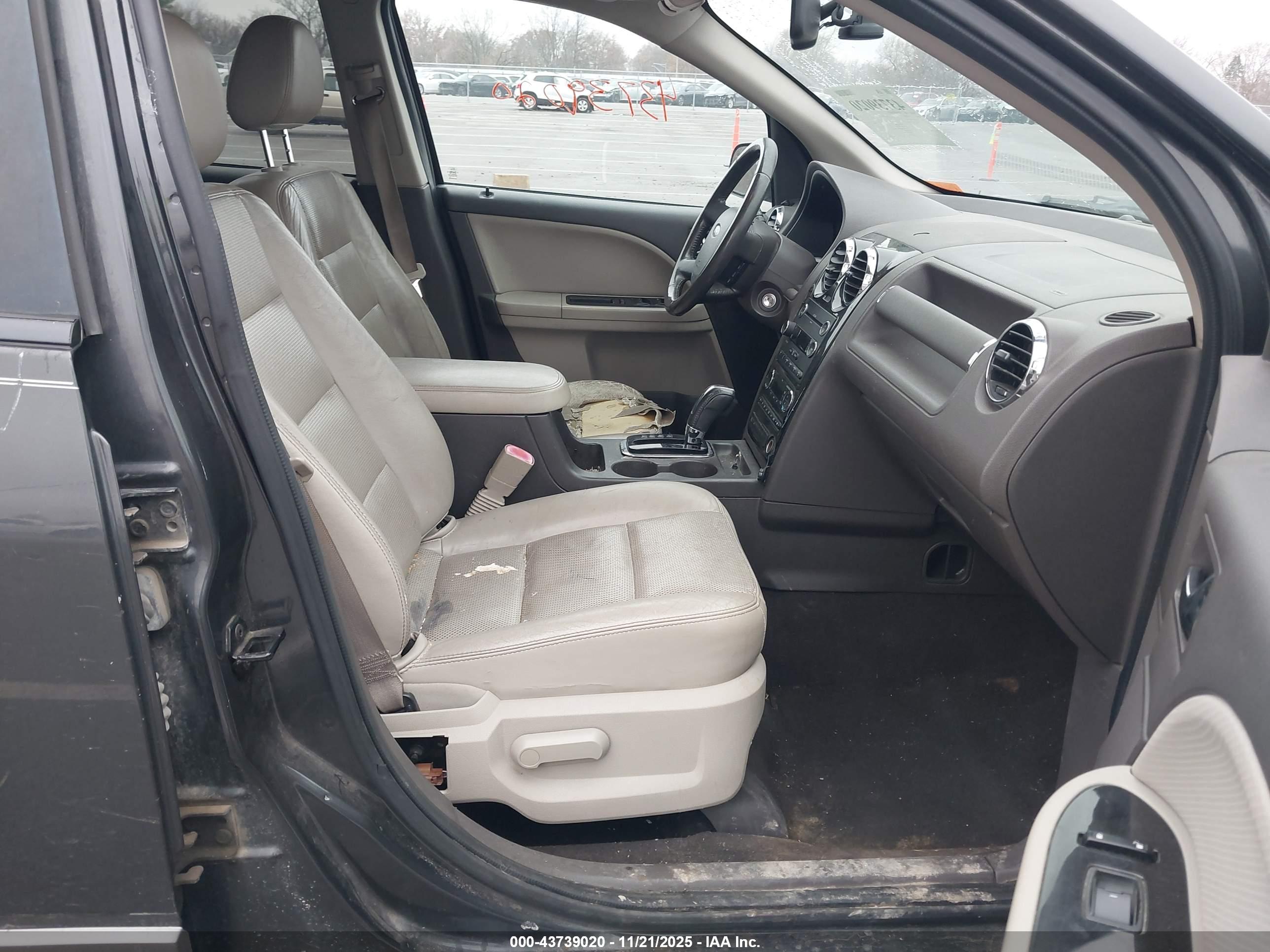 FORD TAURUS image 5