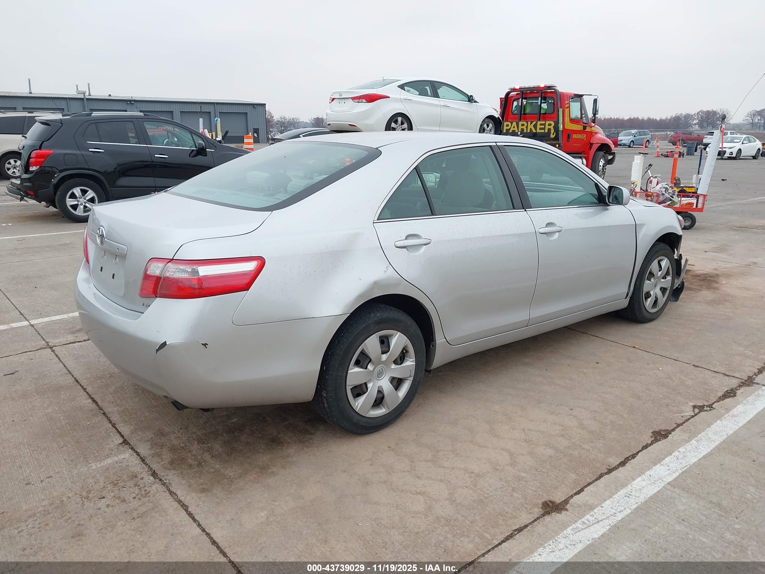 TOYOTA CAMRY image 4