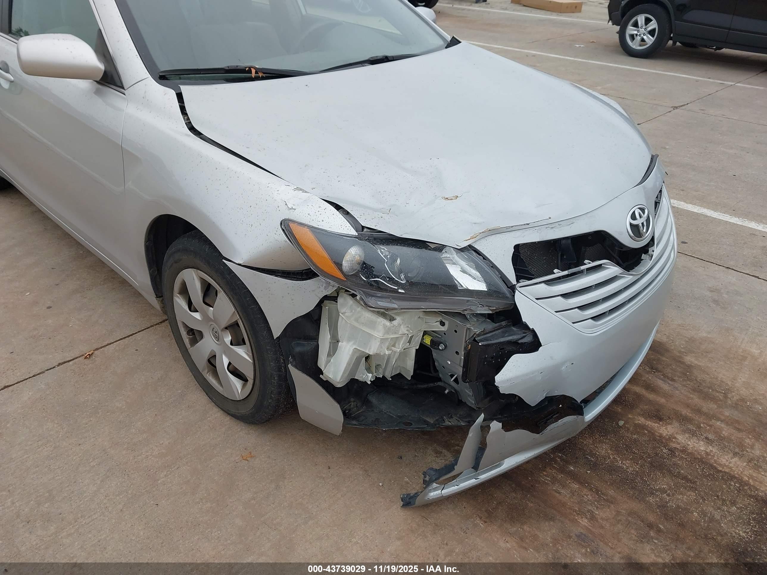 TOYOTA CAMRY image 6